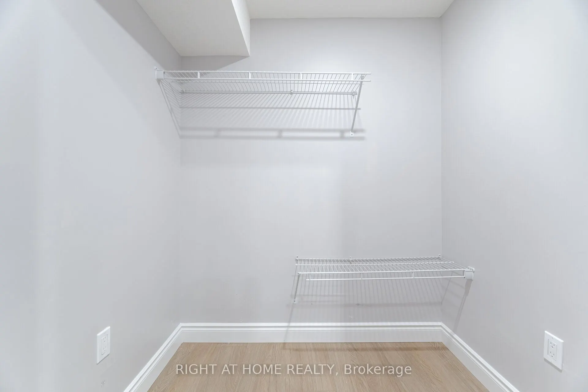 28 Pickett Place