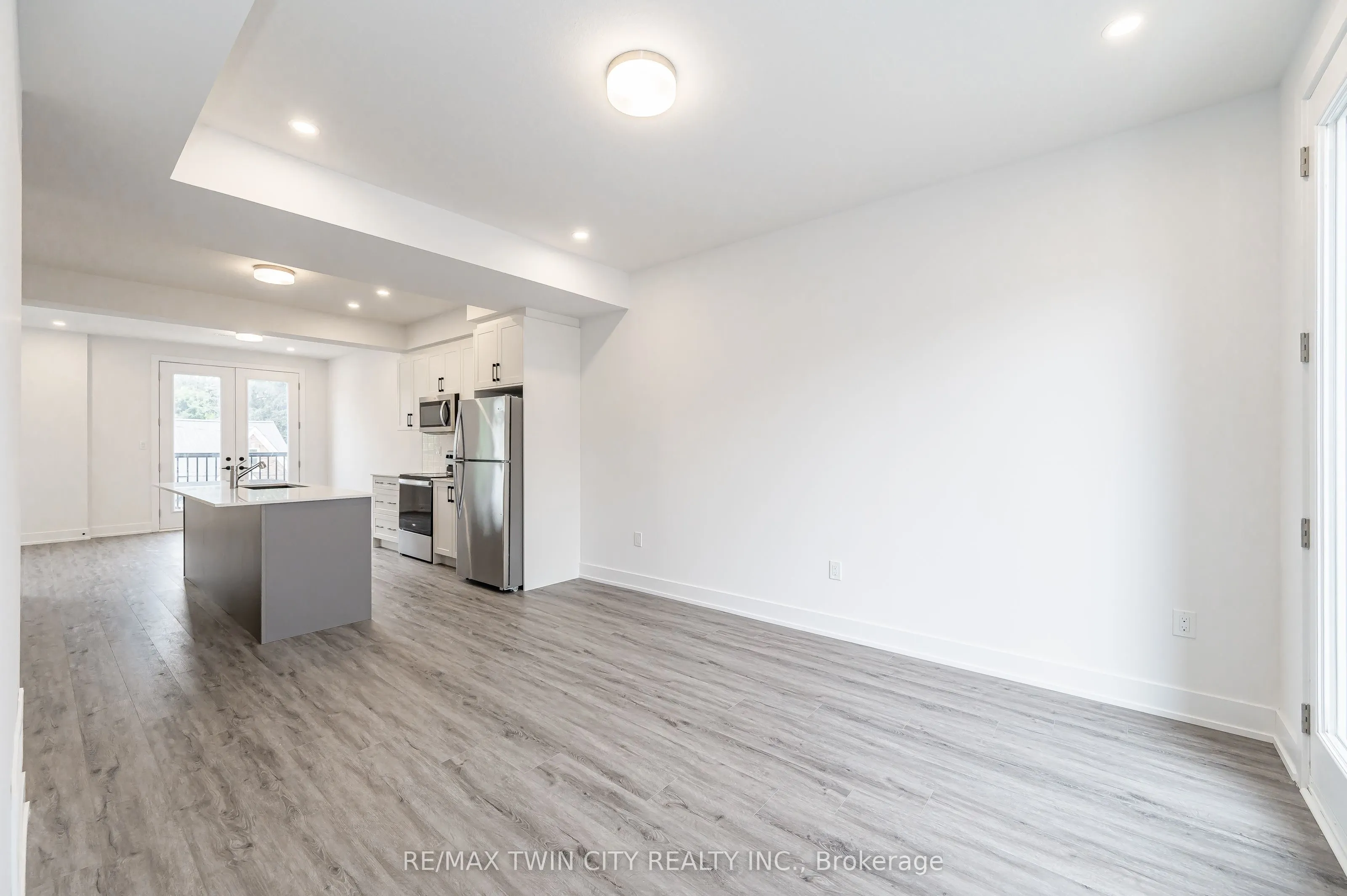 99 Roger Street, #8