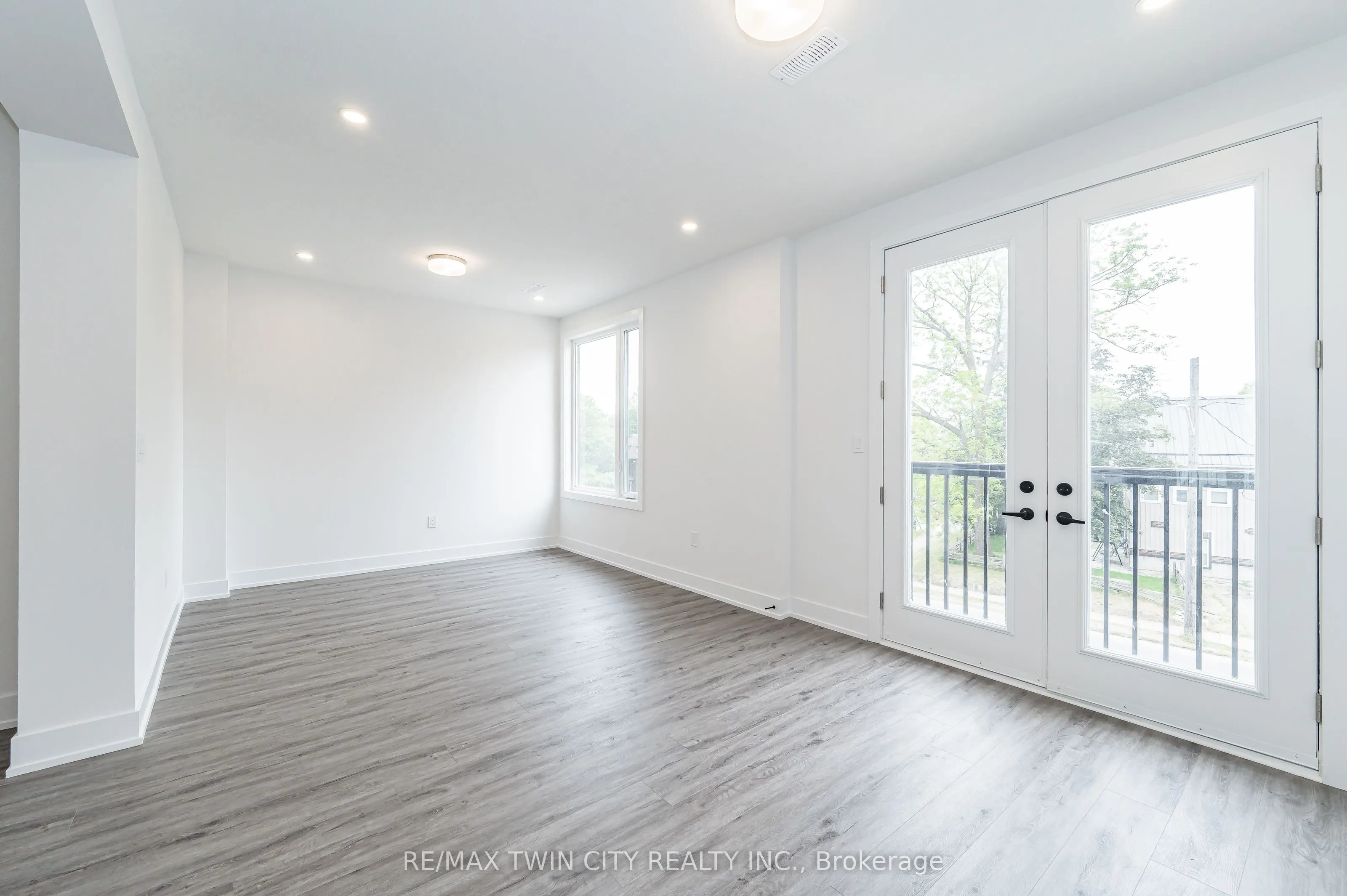 99 Roger Street, #8