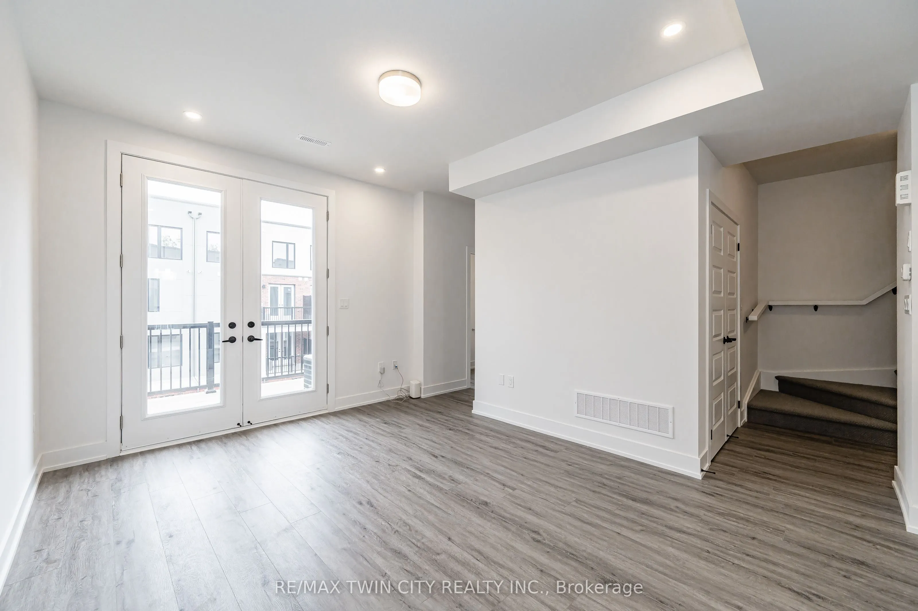 99 Roger Street, #8