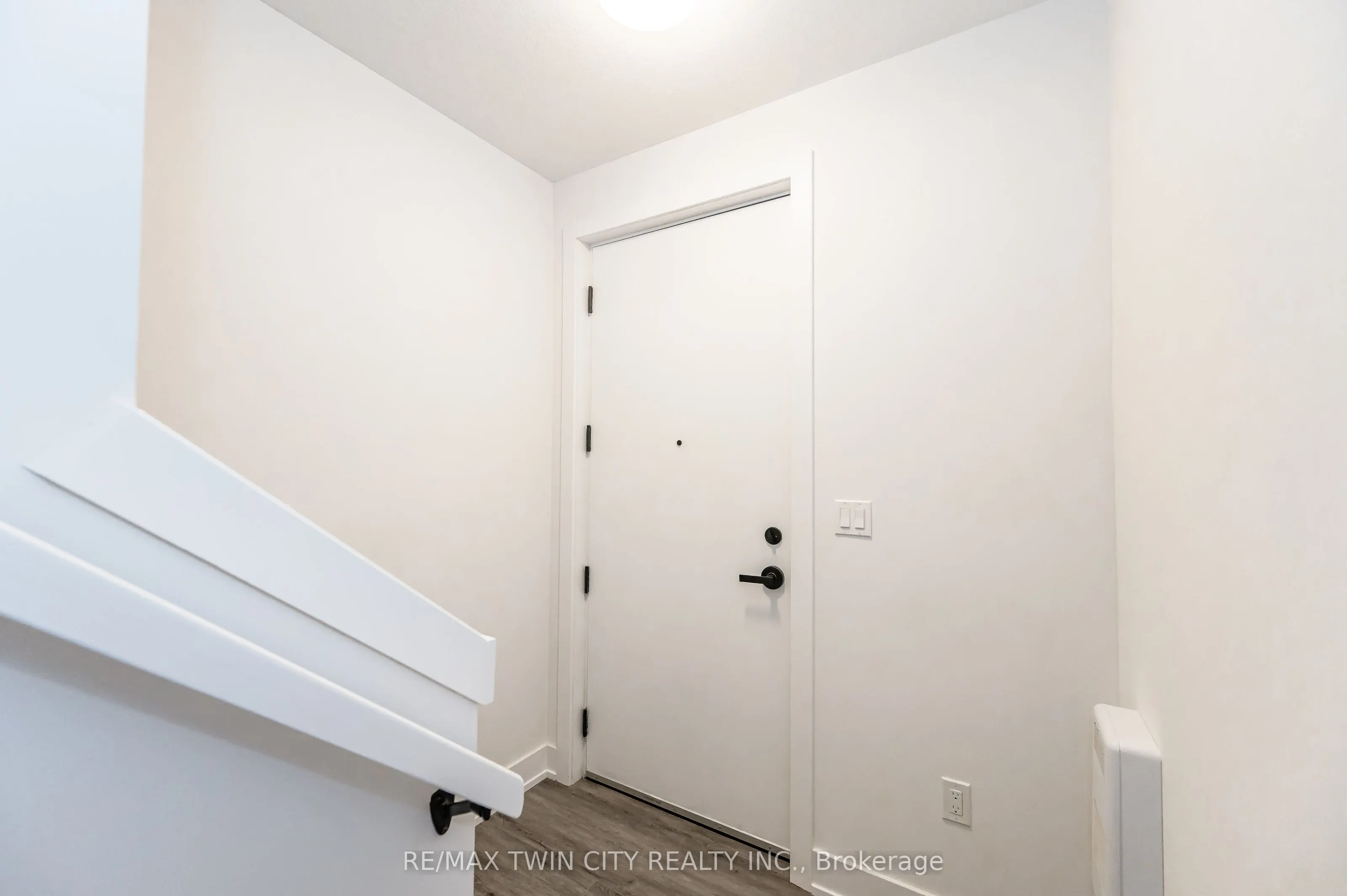 99 Roger Street, #8