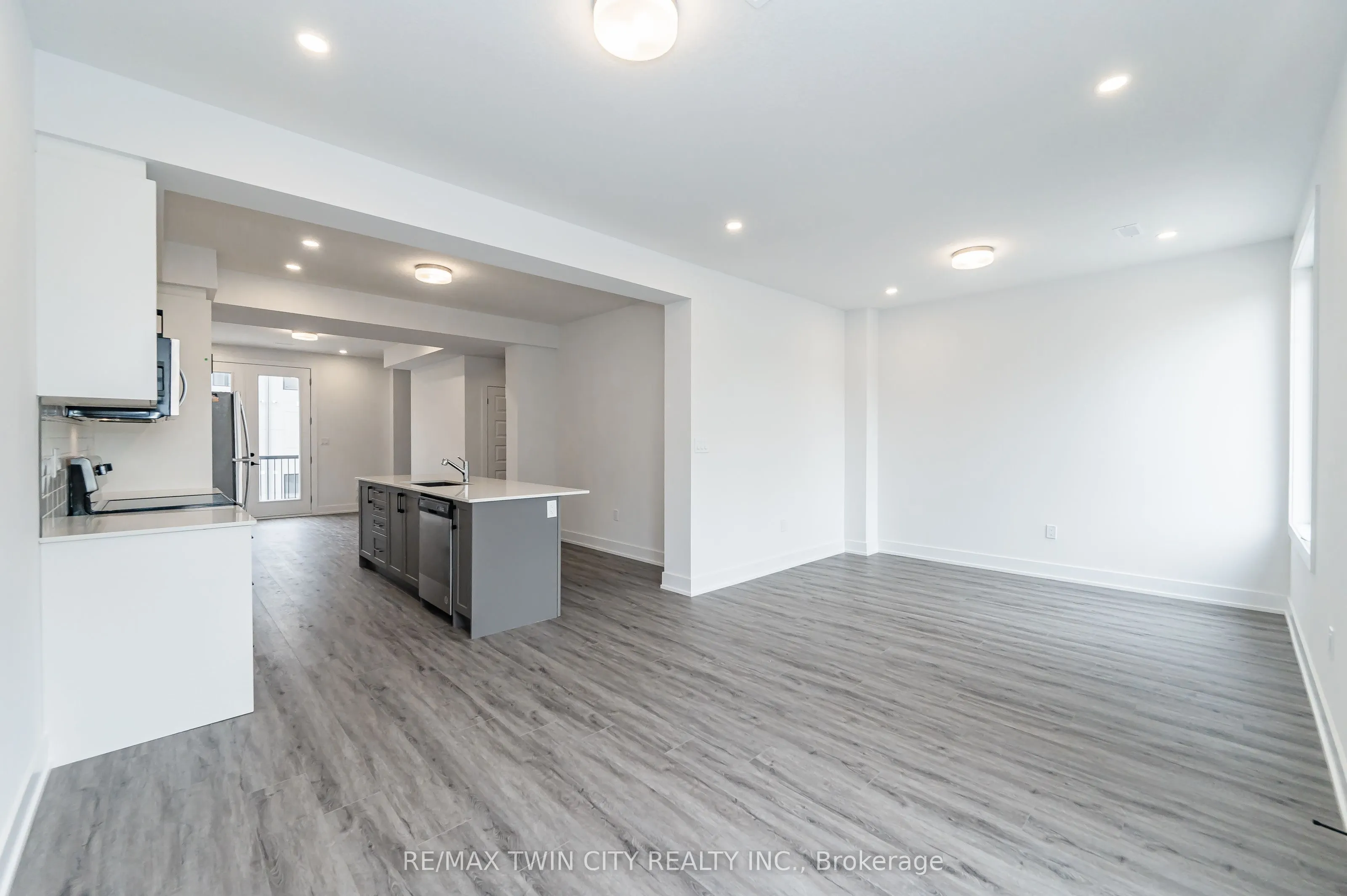 99 Roger Street, #8
