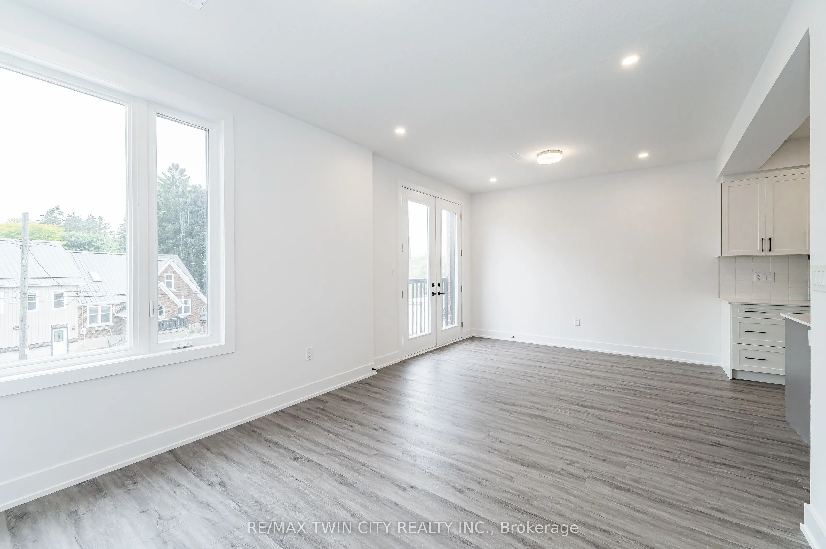 99 Roger Street, #8