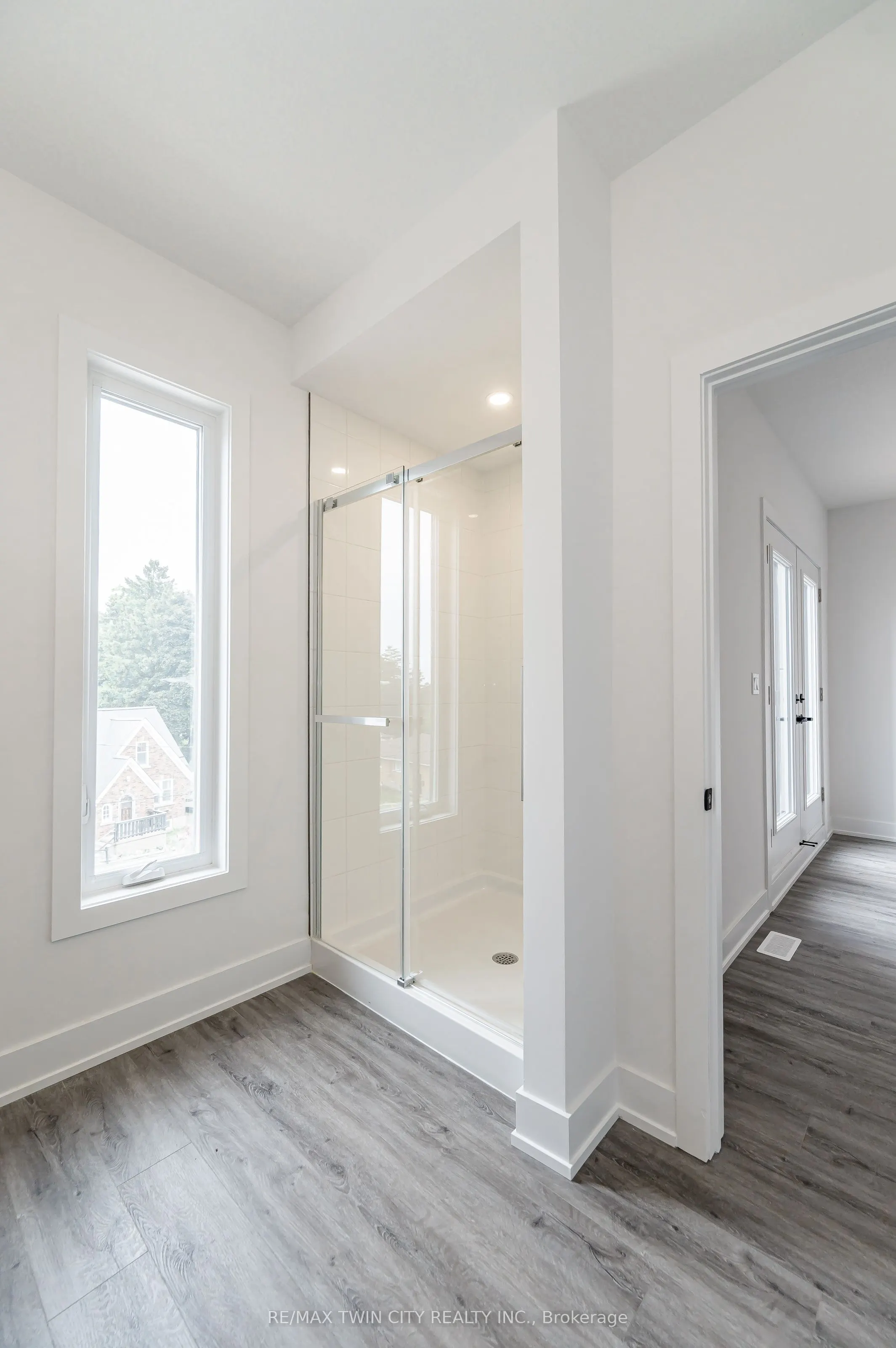 99 Roger Street, #8