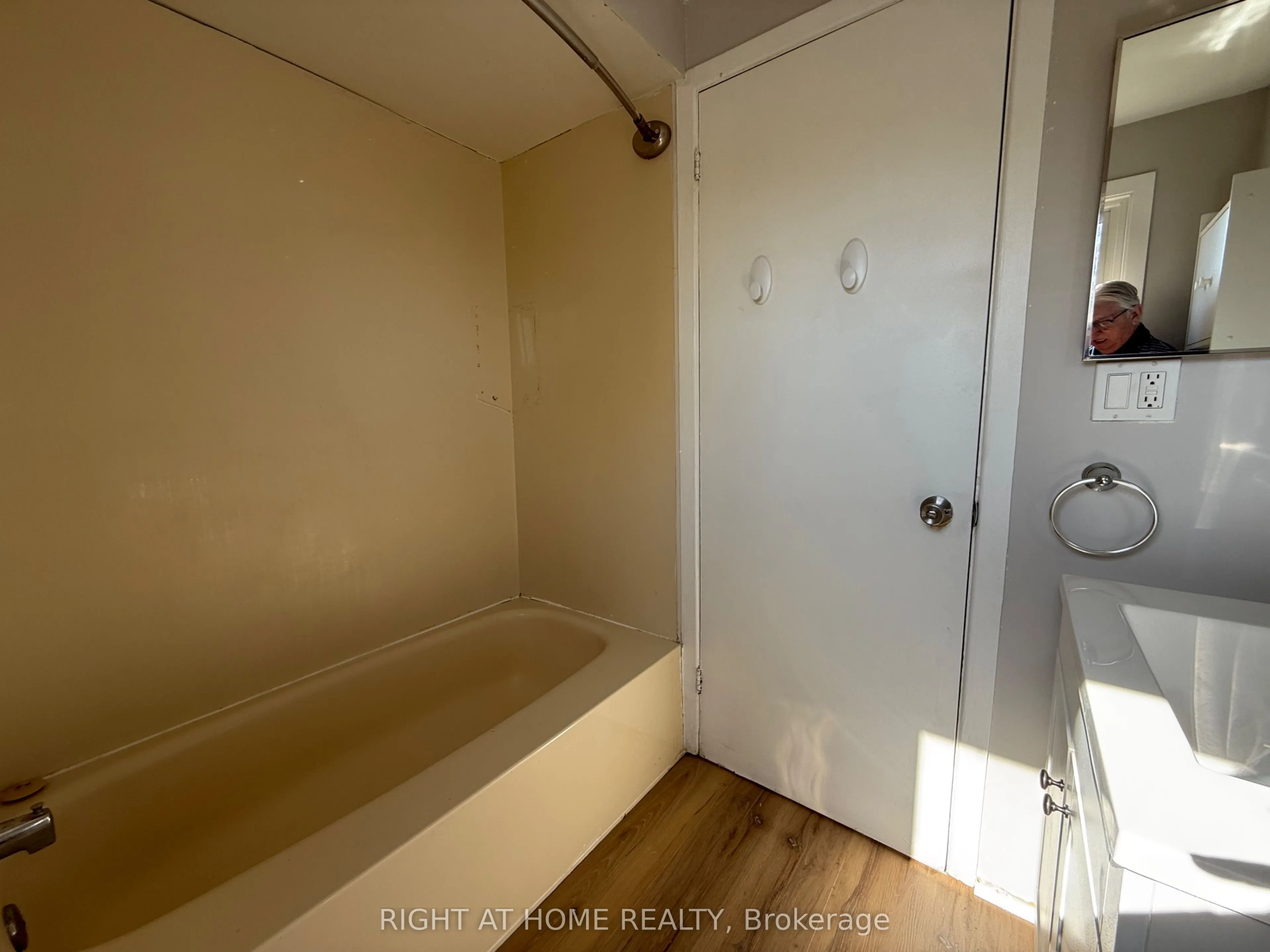 1950 Belmore Lane, #29