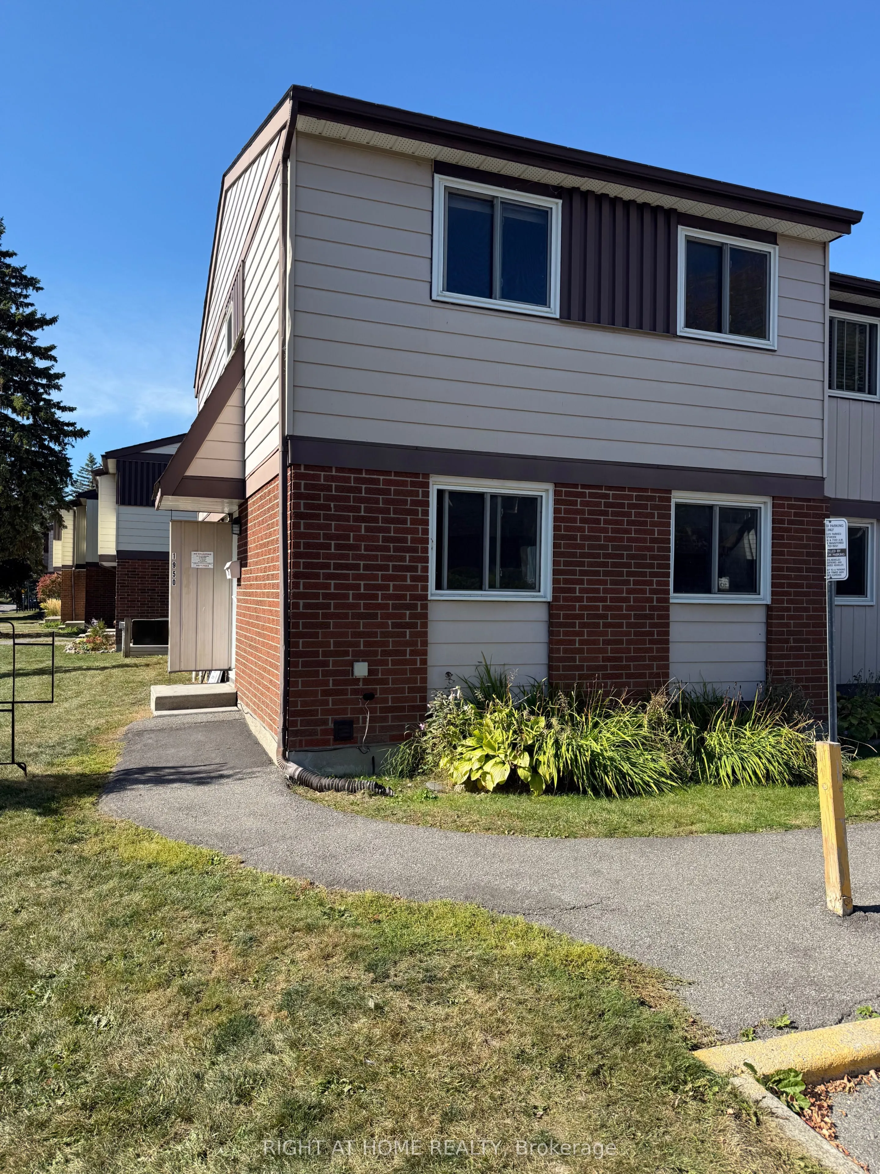 1950 Belmore Lane, #29