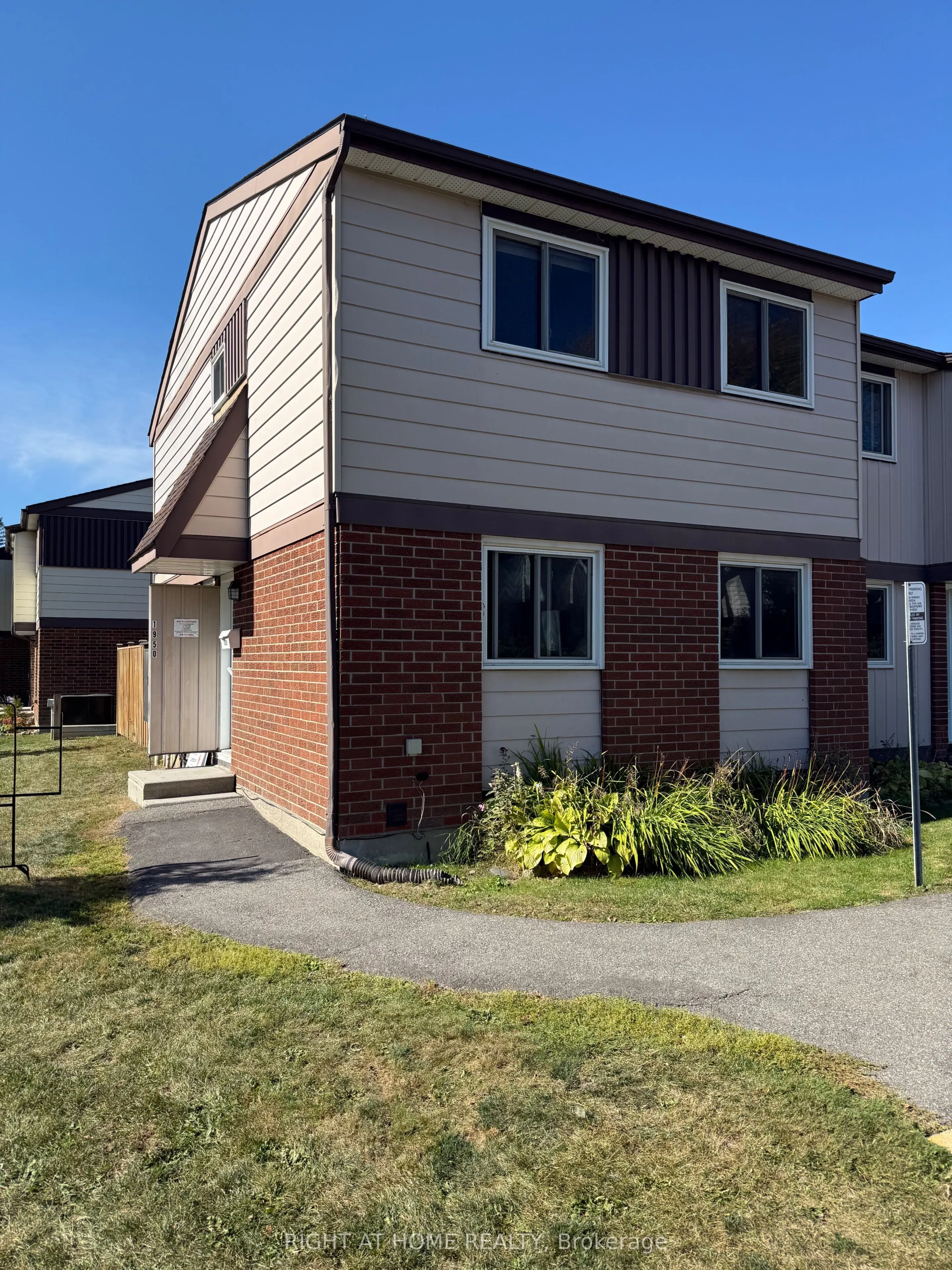 1950 Belmore Lane, #29