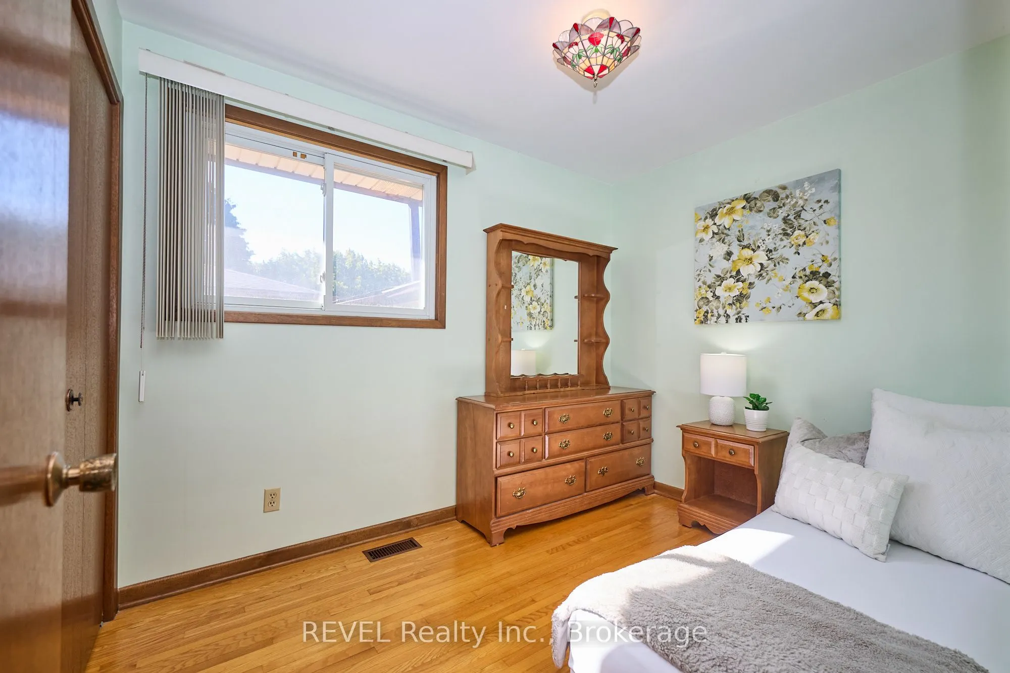 6 Charleen Circle