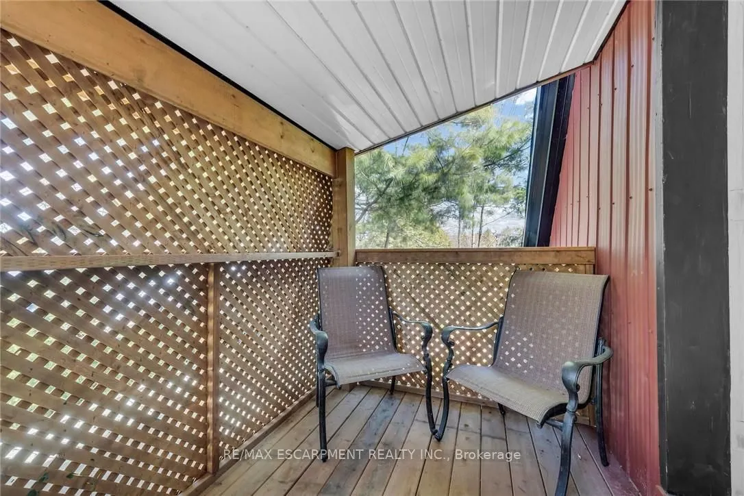 109 Mcnab Street E