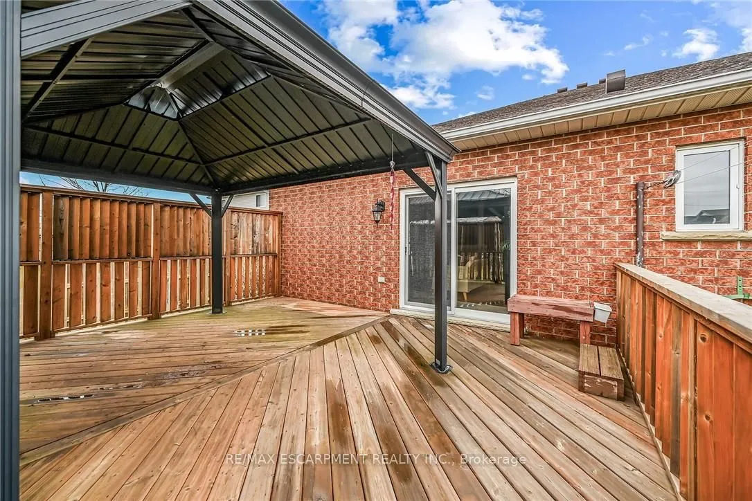 20 Oak Crescent