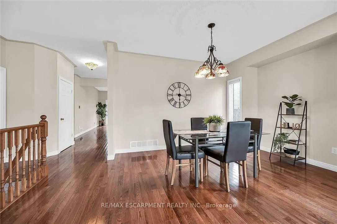20 Oak Crescent