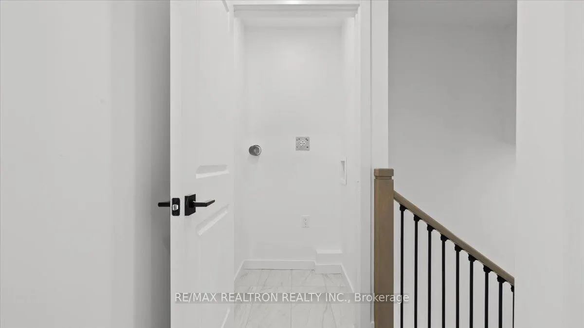 11 Summit Crescent