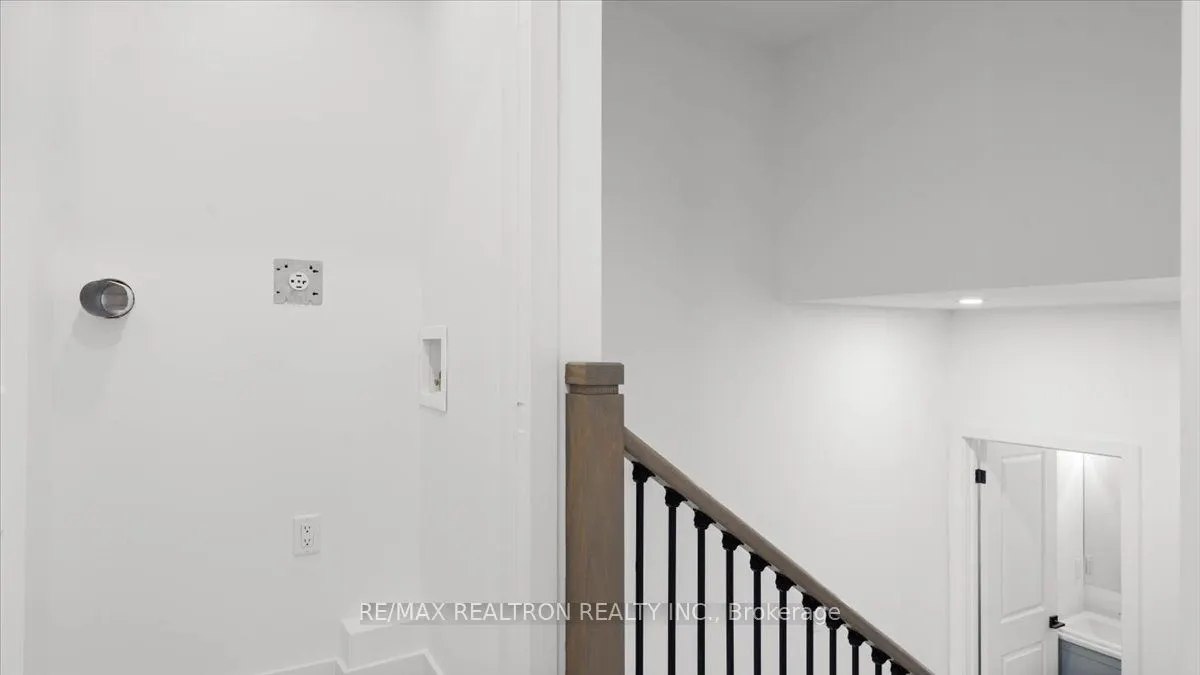 11 Summit Crescent