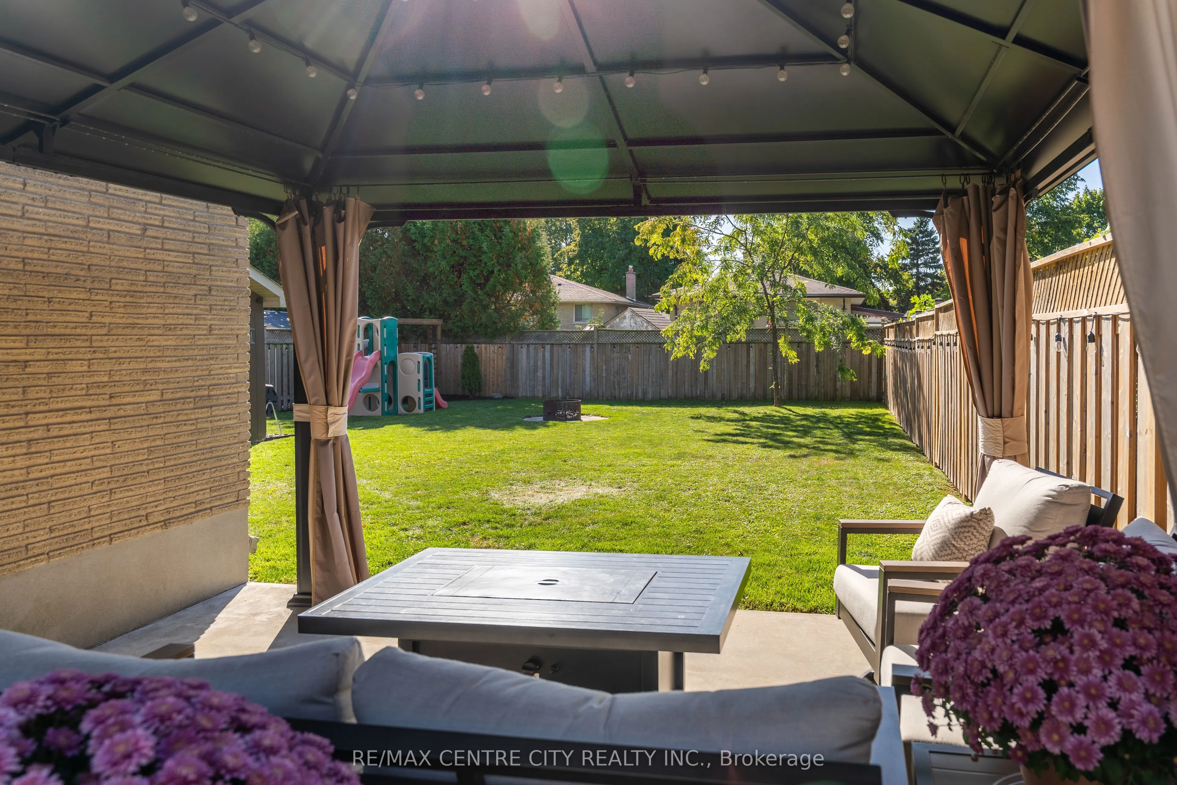 15 Frobisher Crescent