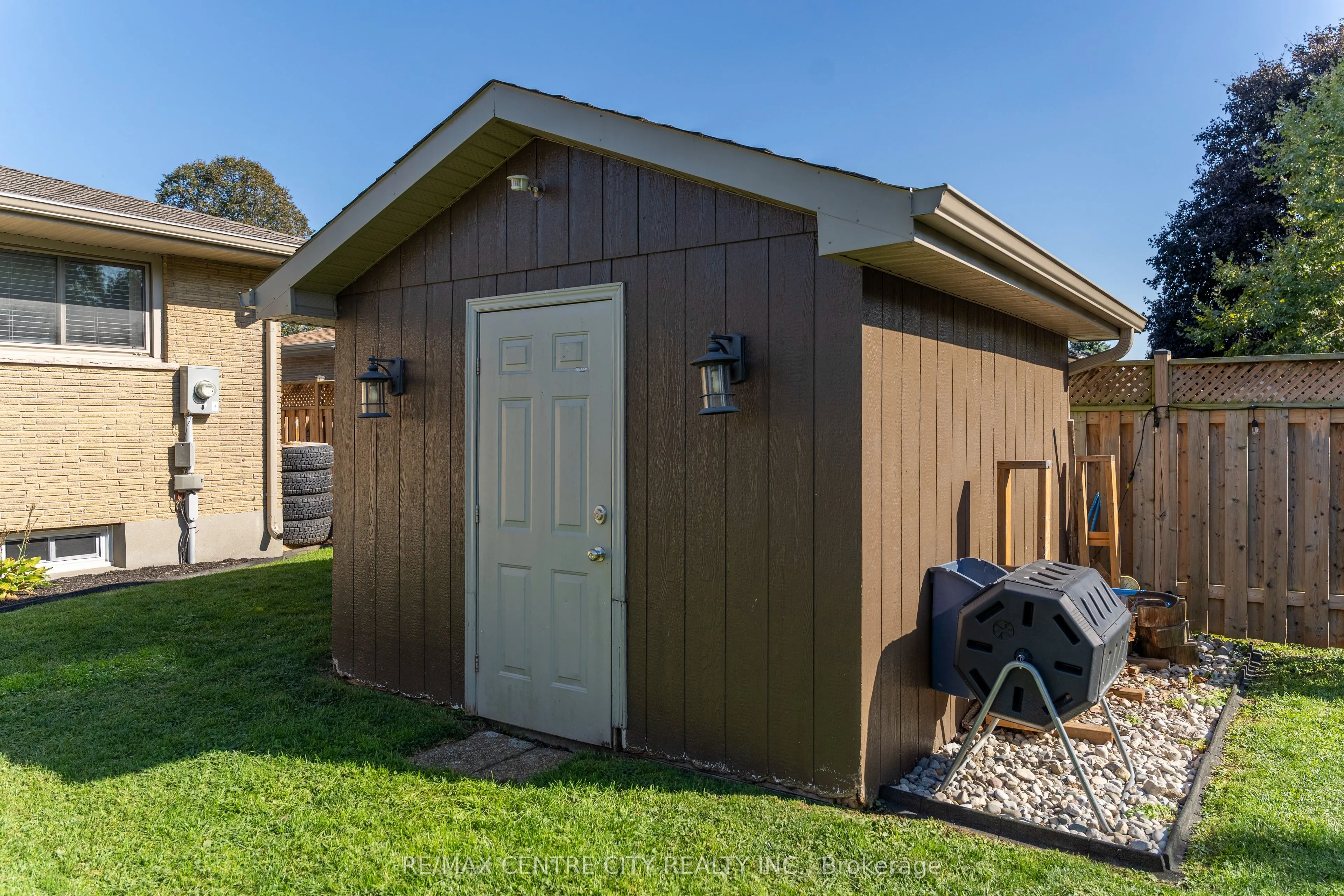 15 Frobisher Crescent