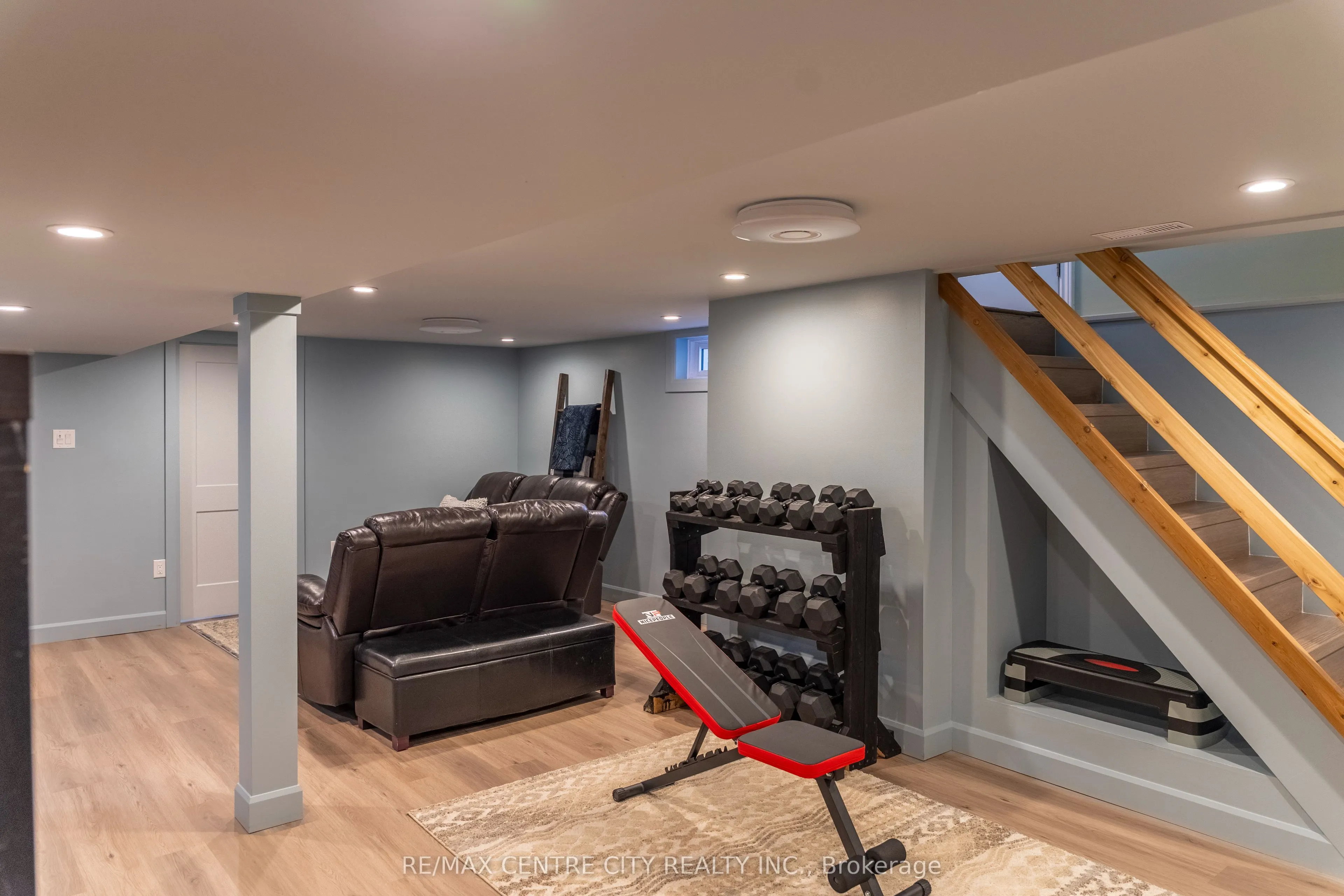15 Frobisher Crescent