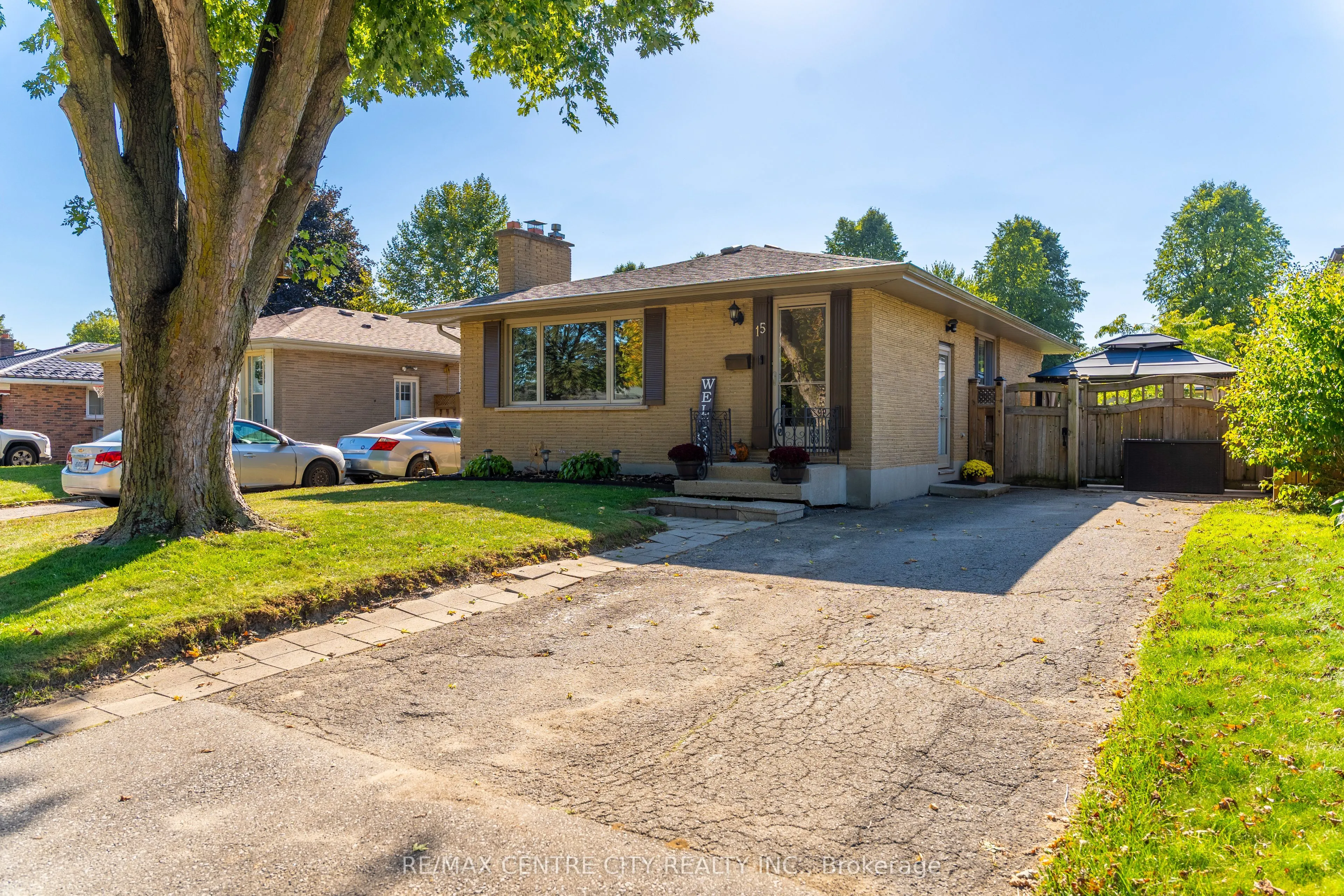 15 Frobisher Crescent
