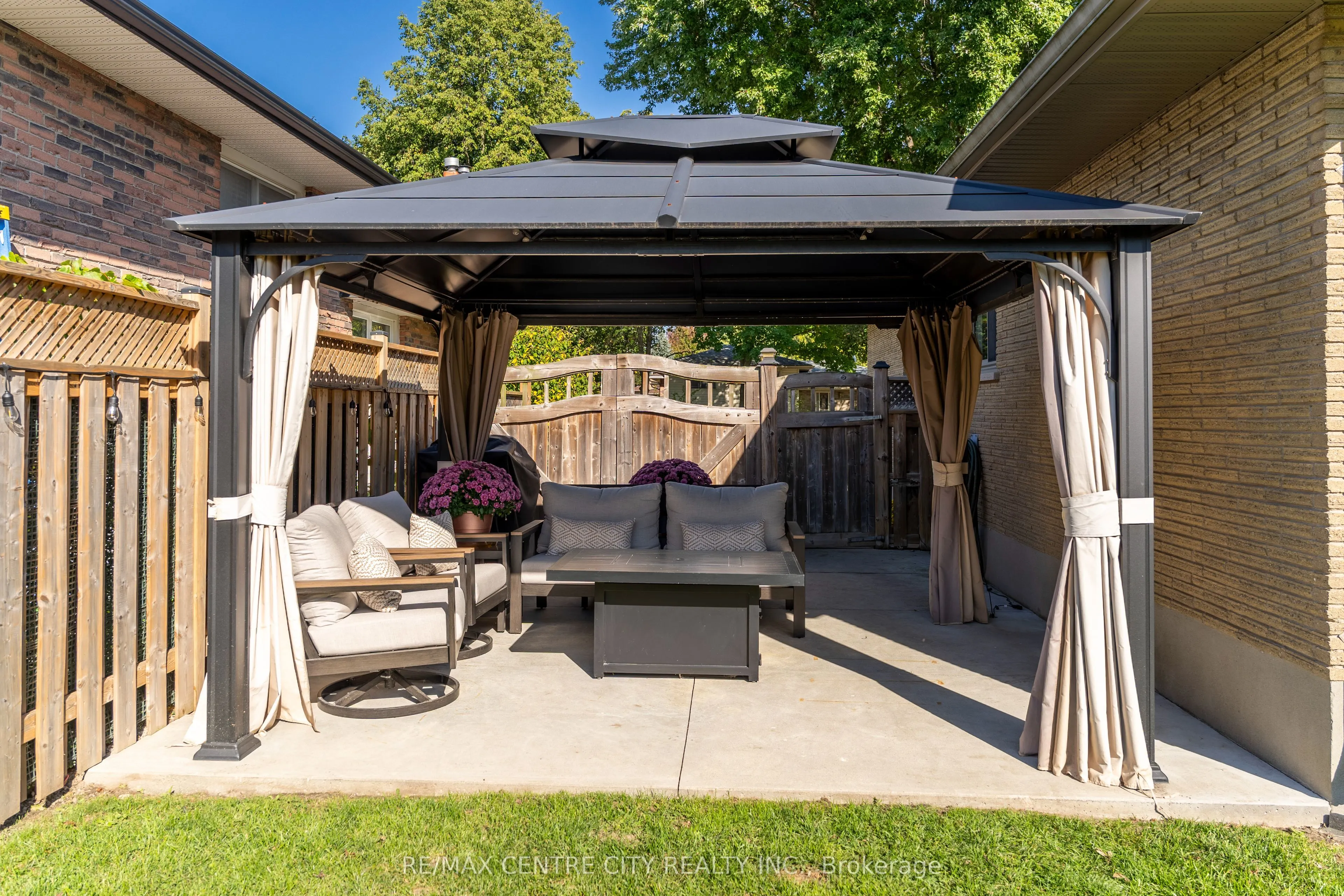 15 Frobisher Crescent
