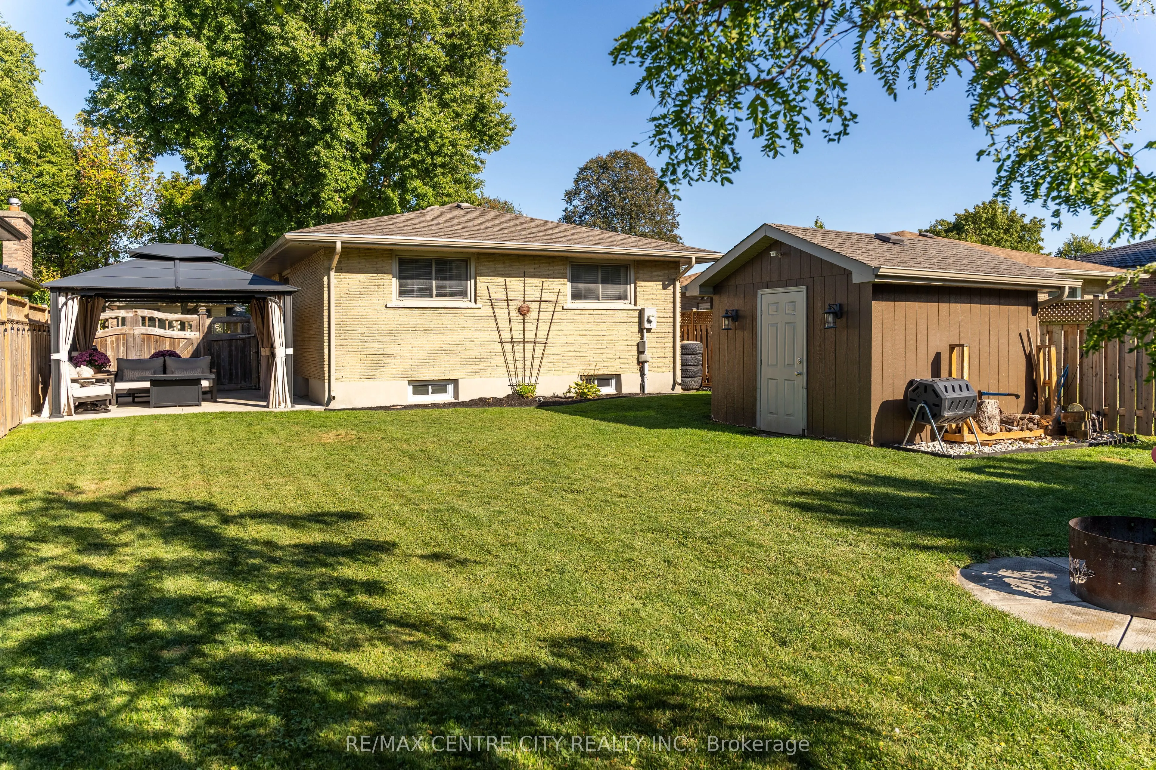 15 Frobisher Crescent