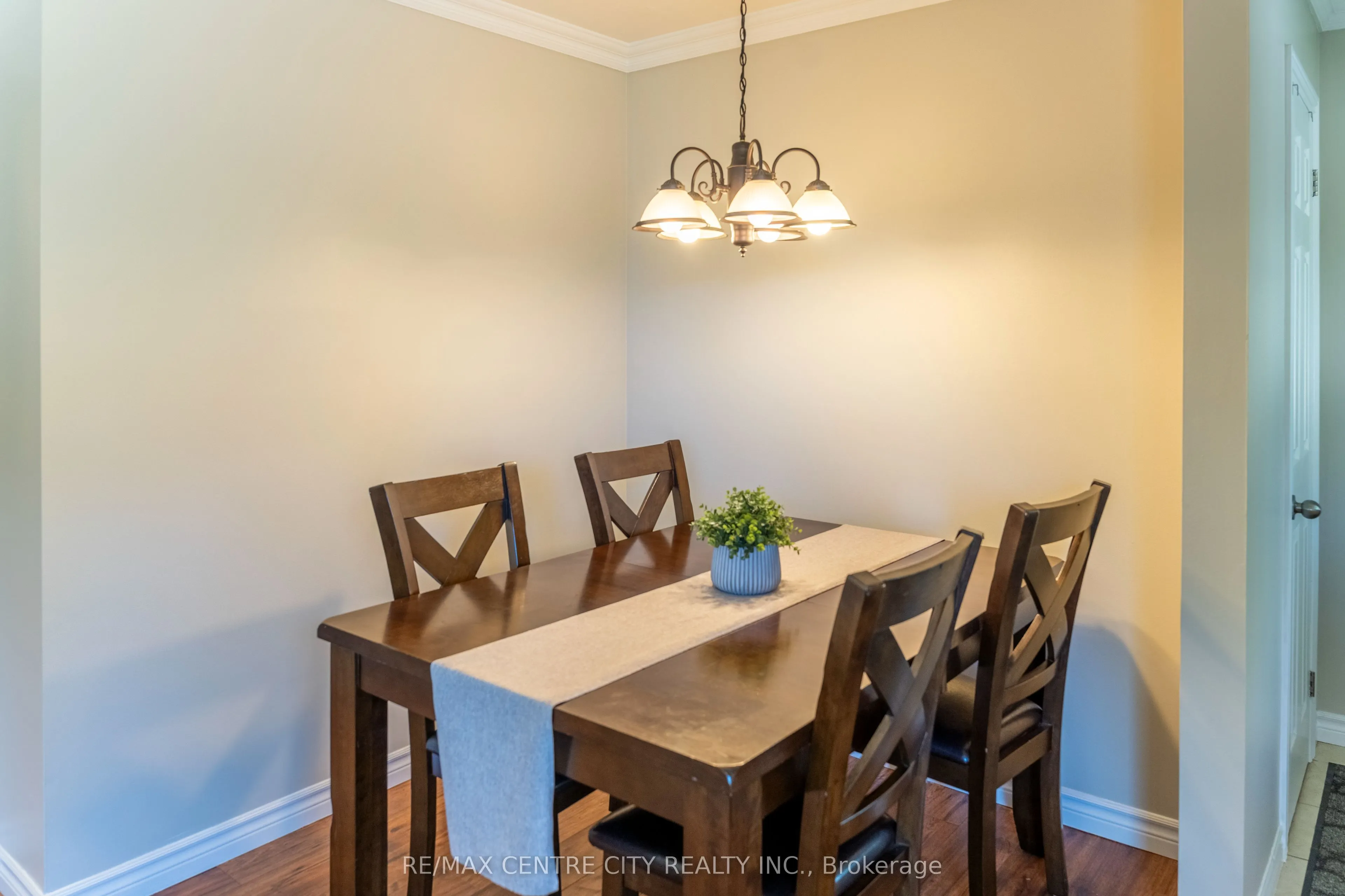 15 Frobisher Crescent