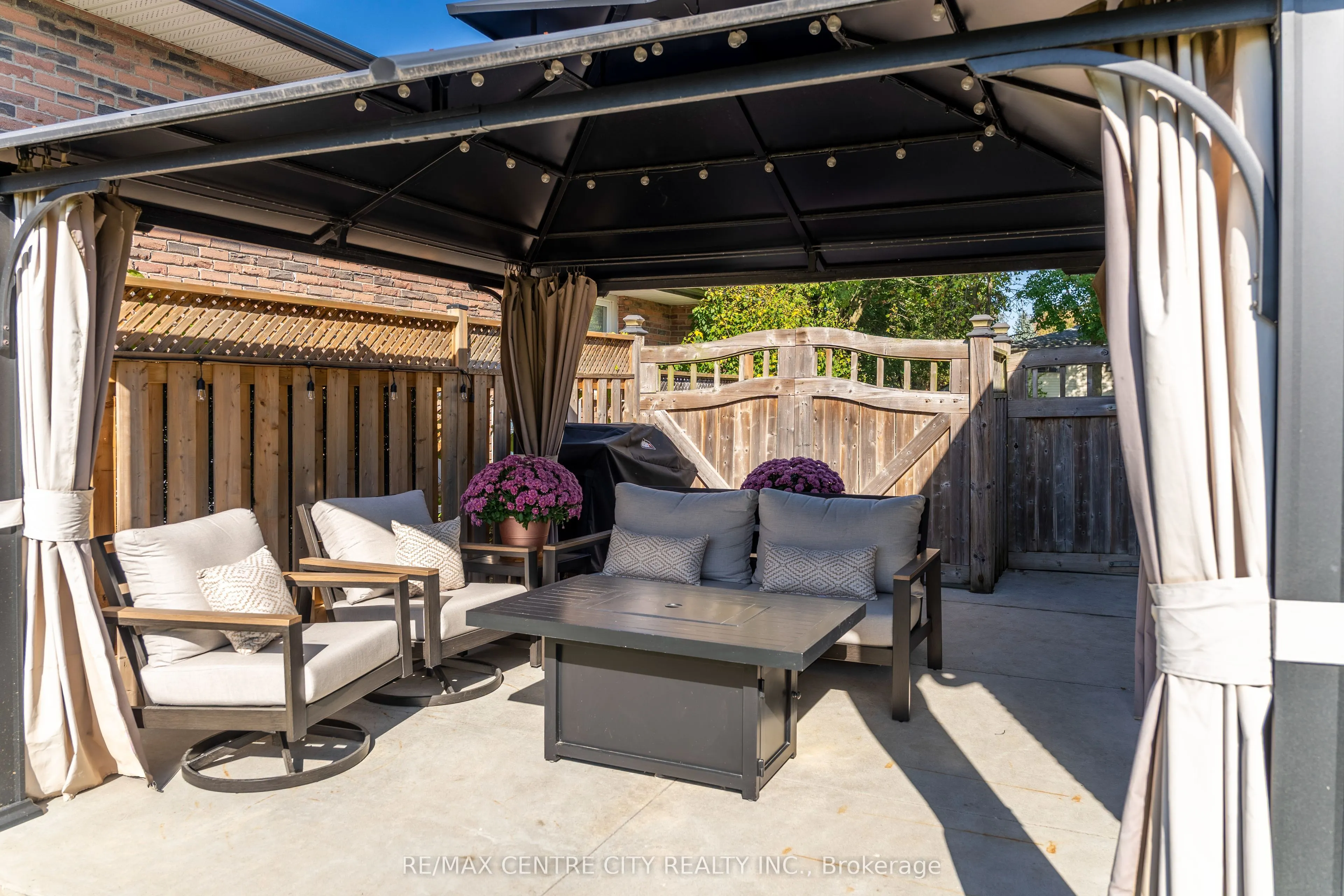15 Frobisher Crescent