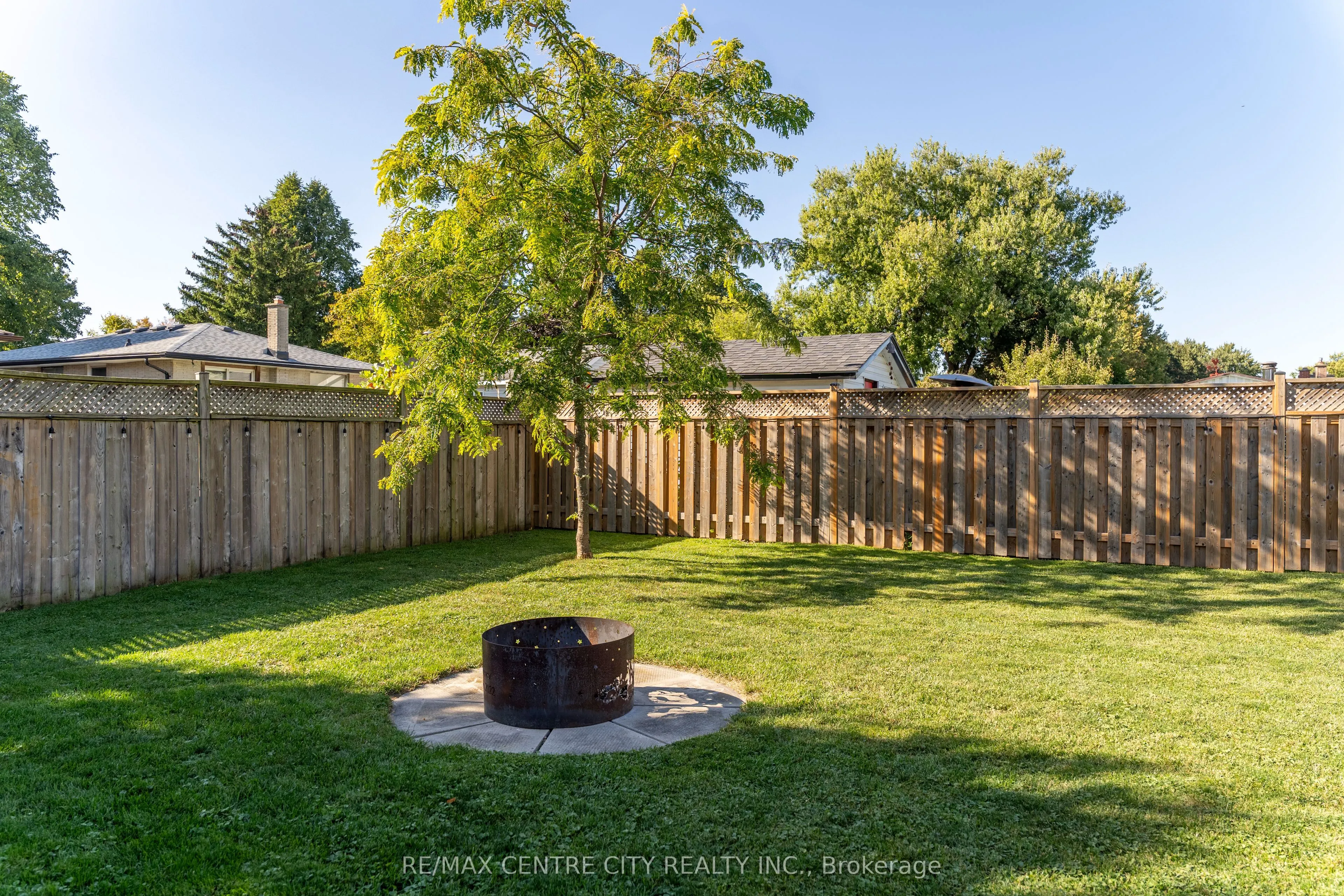 15 Frobisher Crescent