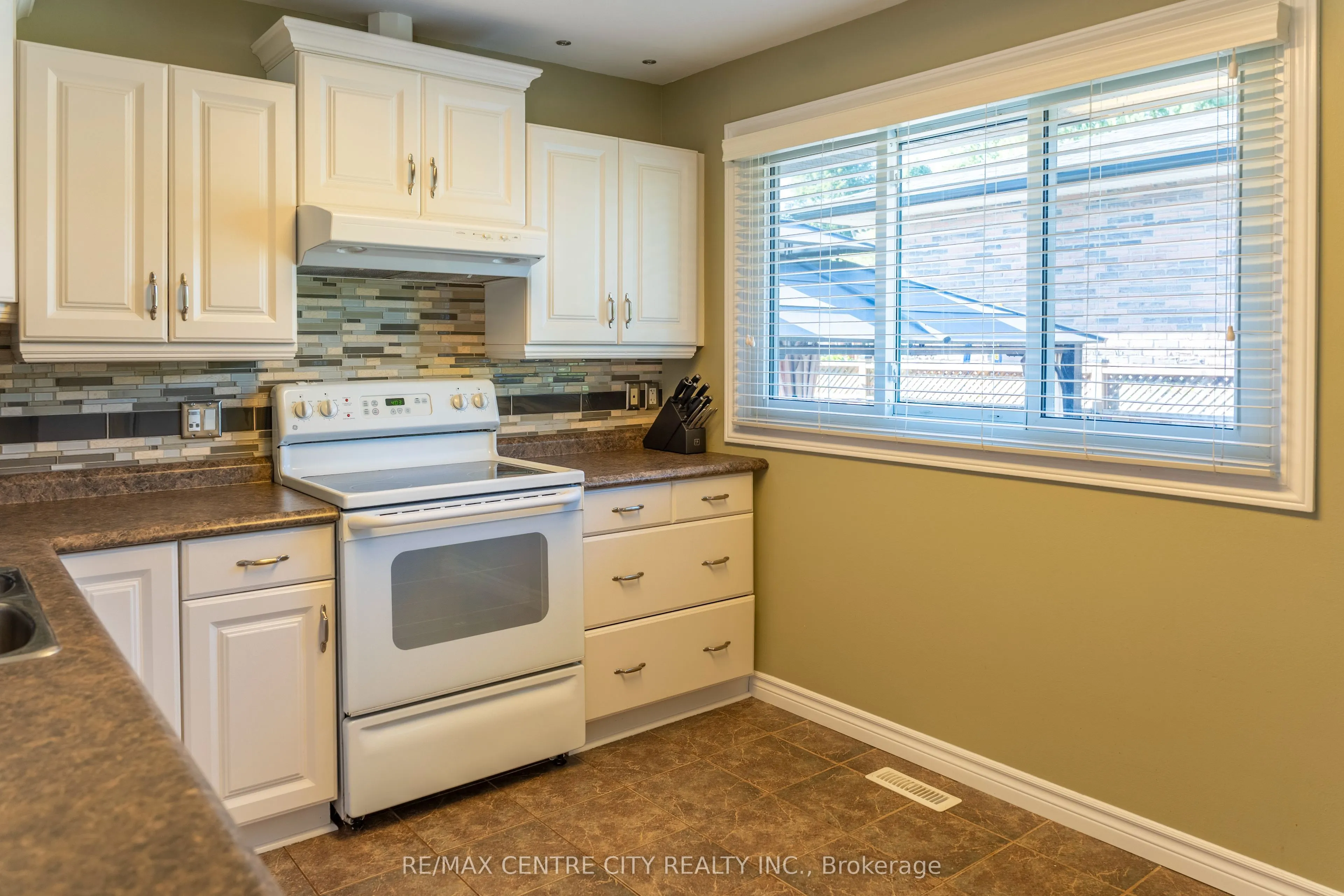 15 Frobisher Crescent