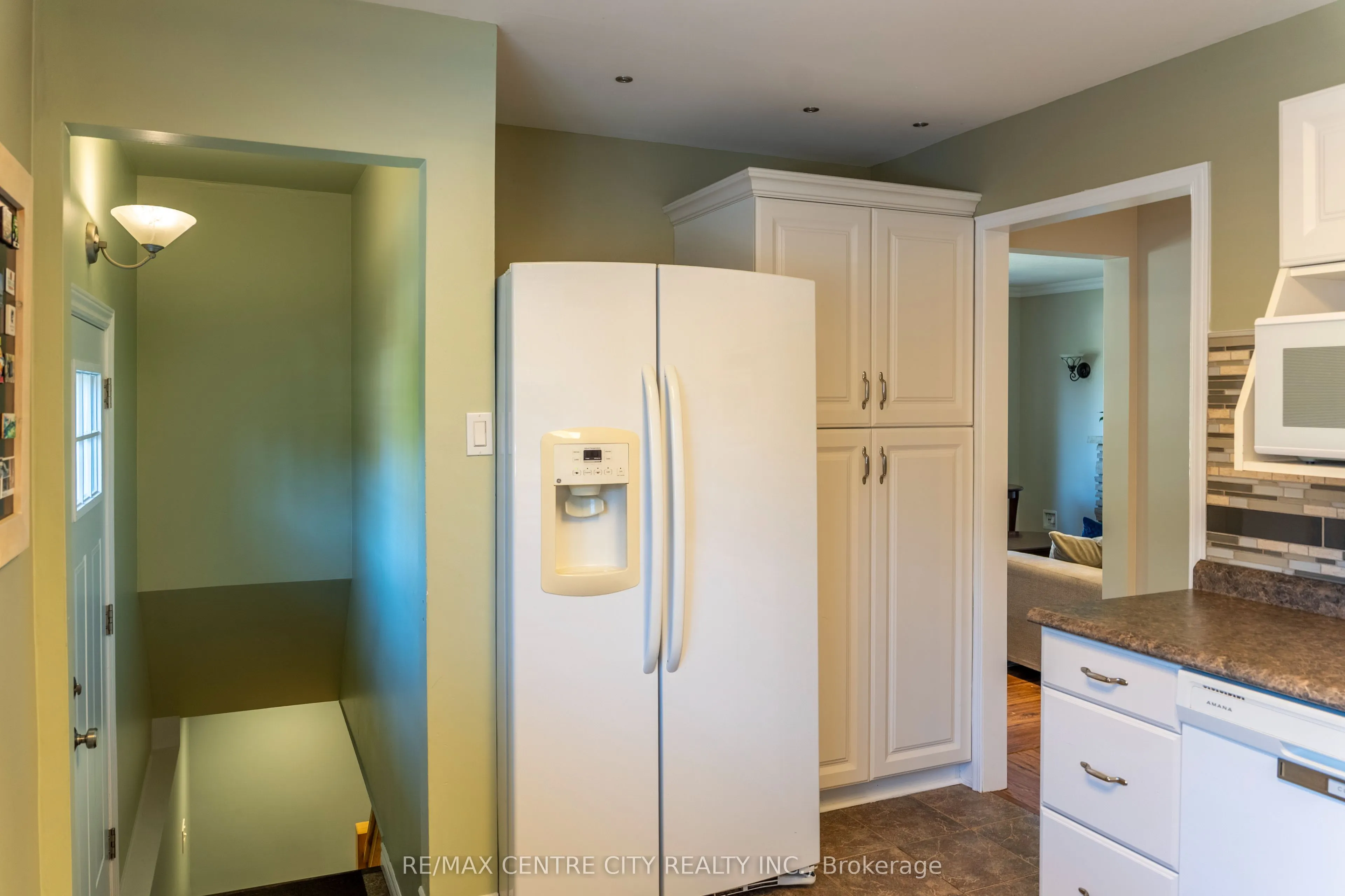 15 Frobisher Crescent