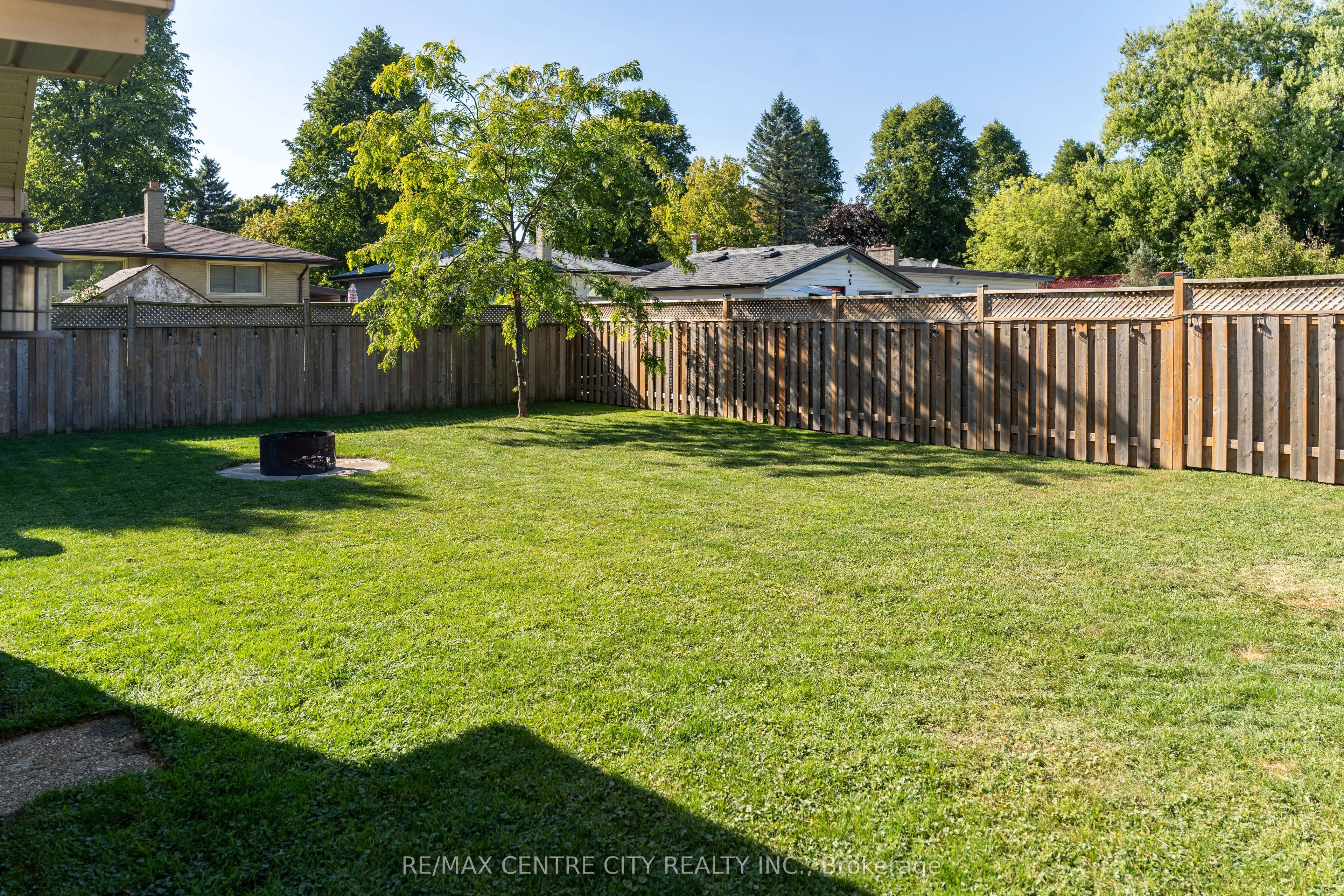 15 Frobisher Crescent
