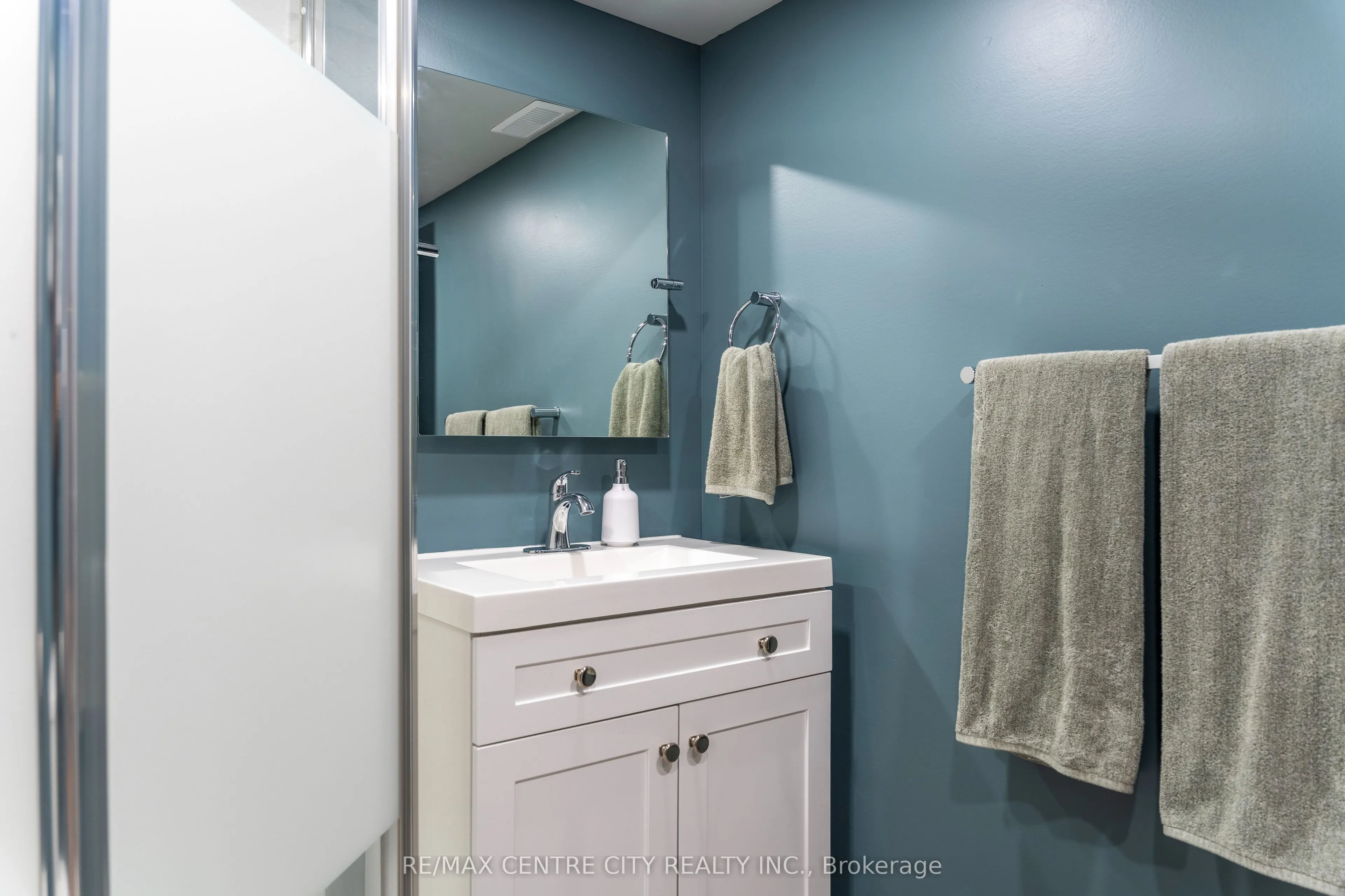 15 Frobisher Crescent