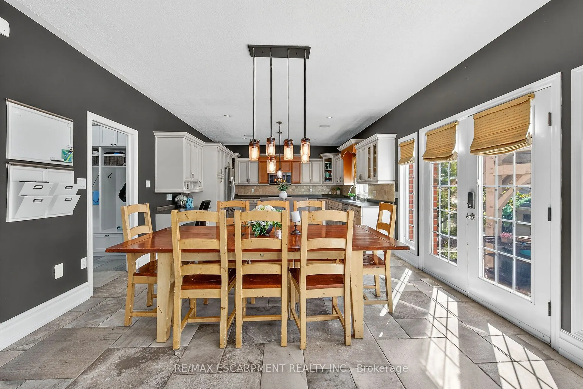8 Blackburn Court