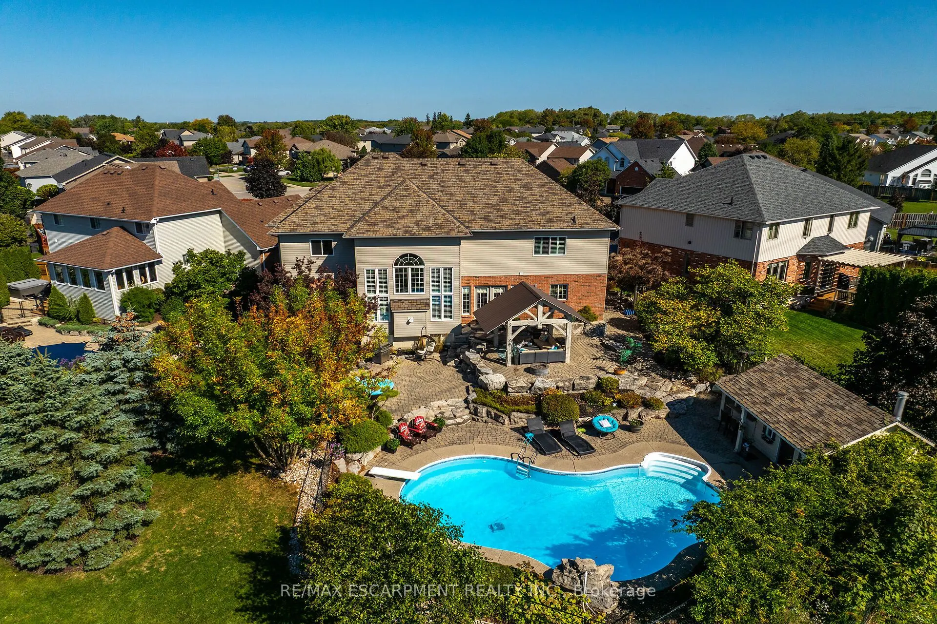 8 Blackburn Court