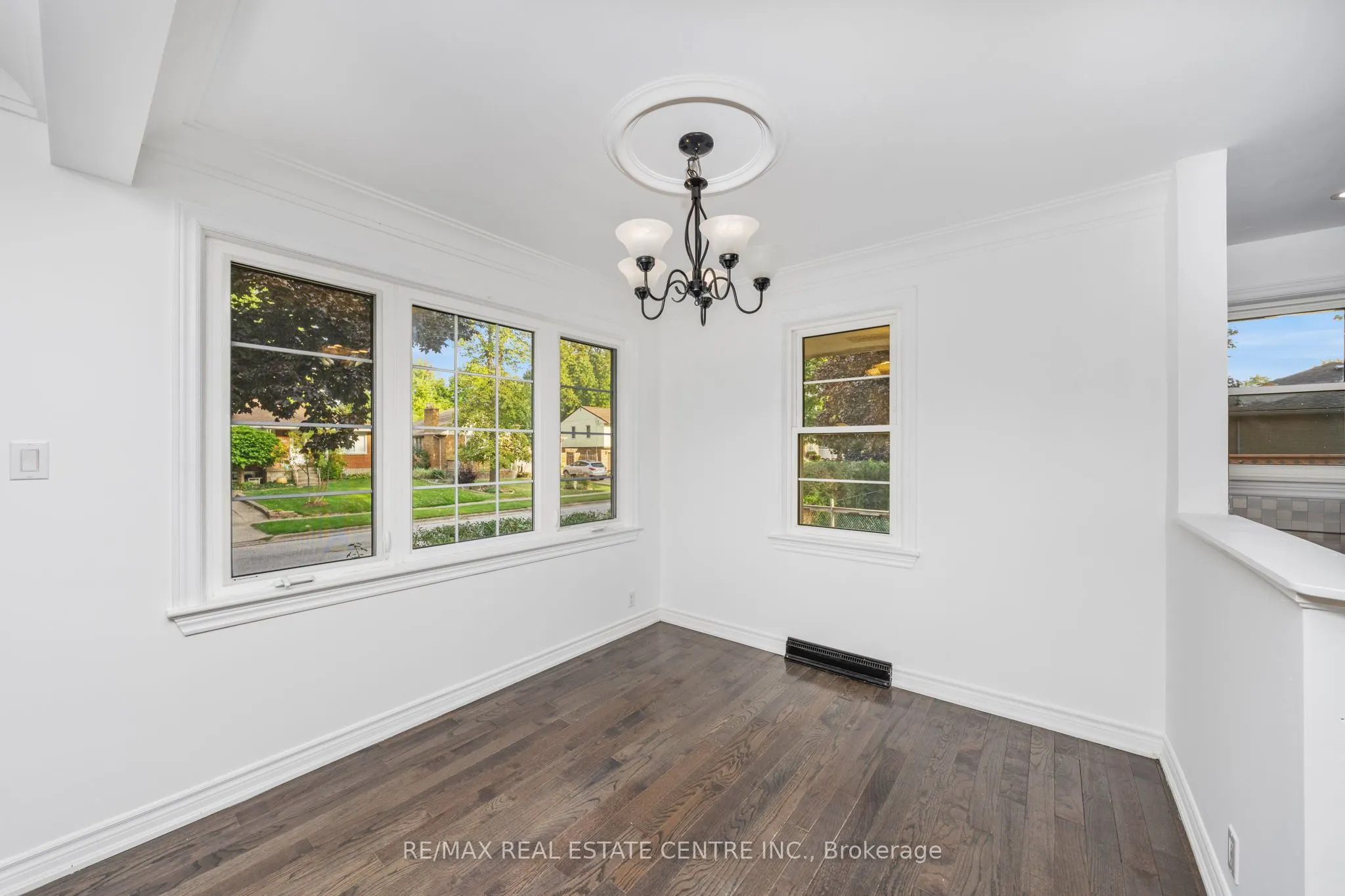 601 Hollywood Place