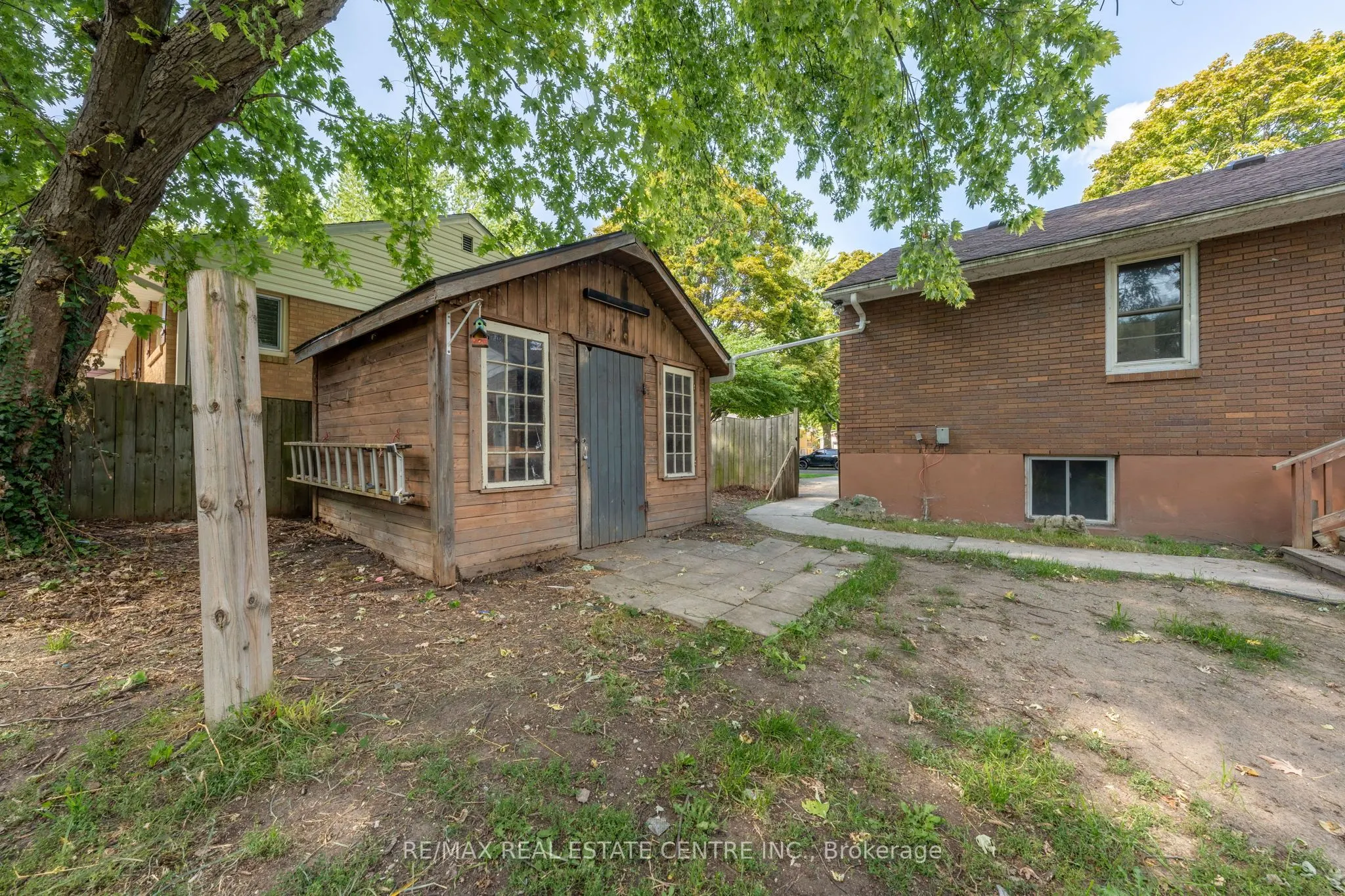 601 Hollywood Place
