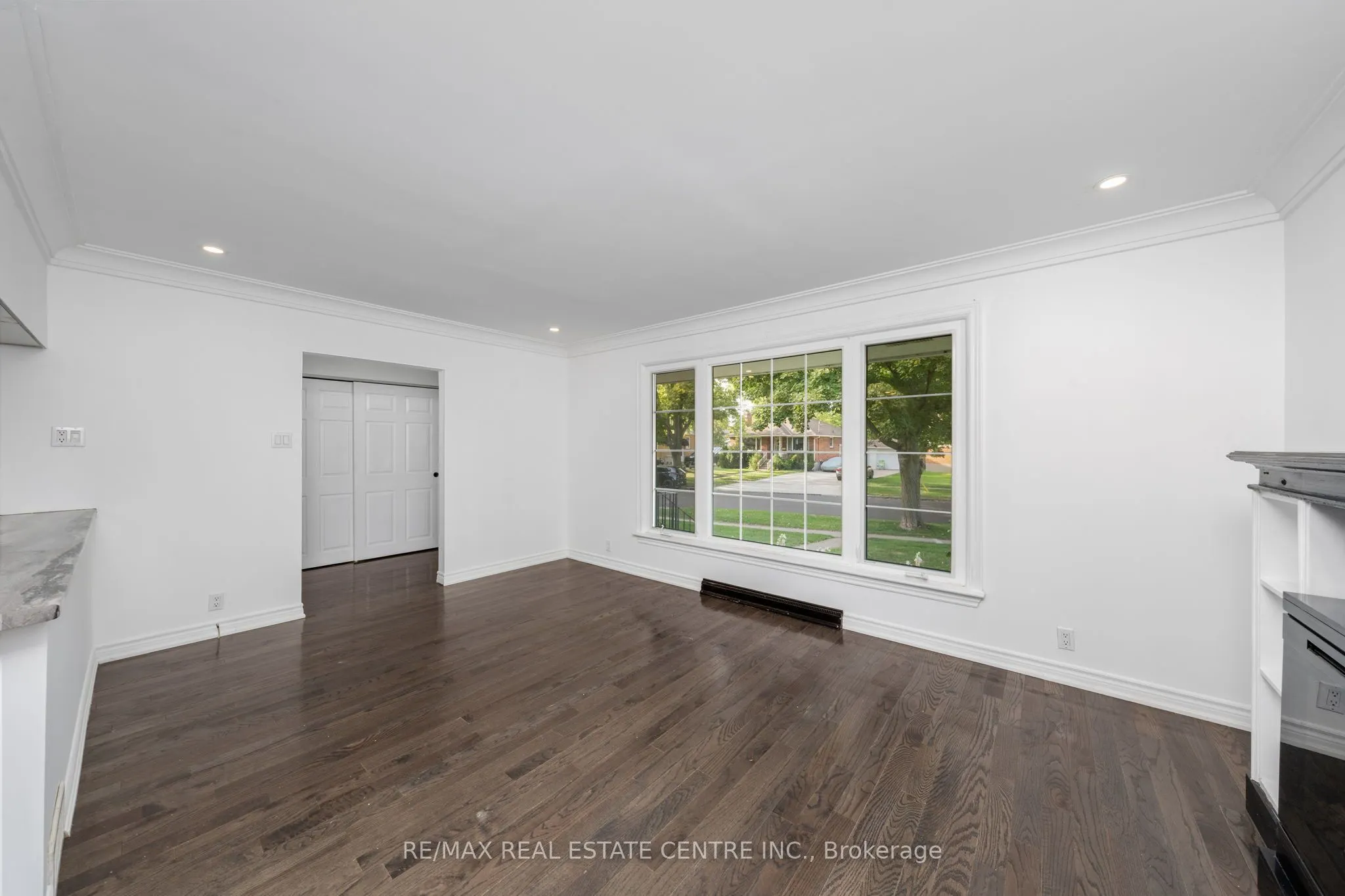601 Hollywood Place