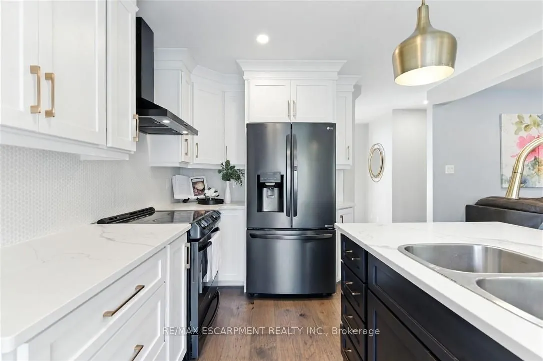2 Caledonia Avenue