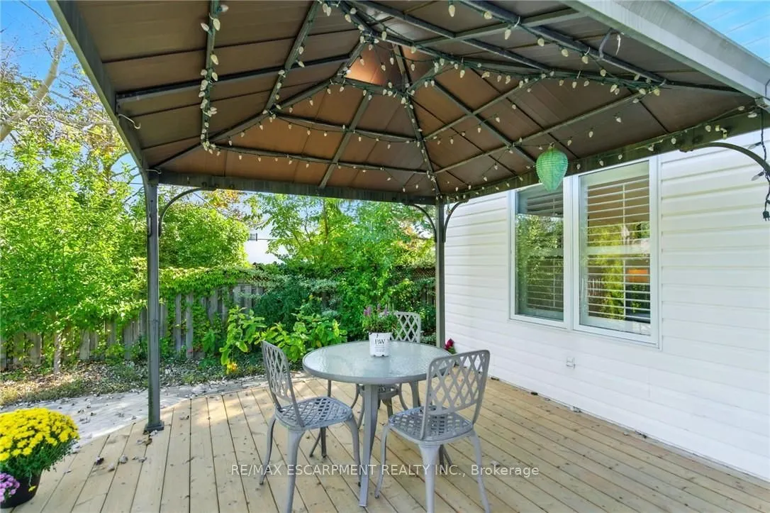 2 Caledonia Avenue