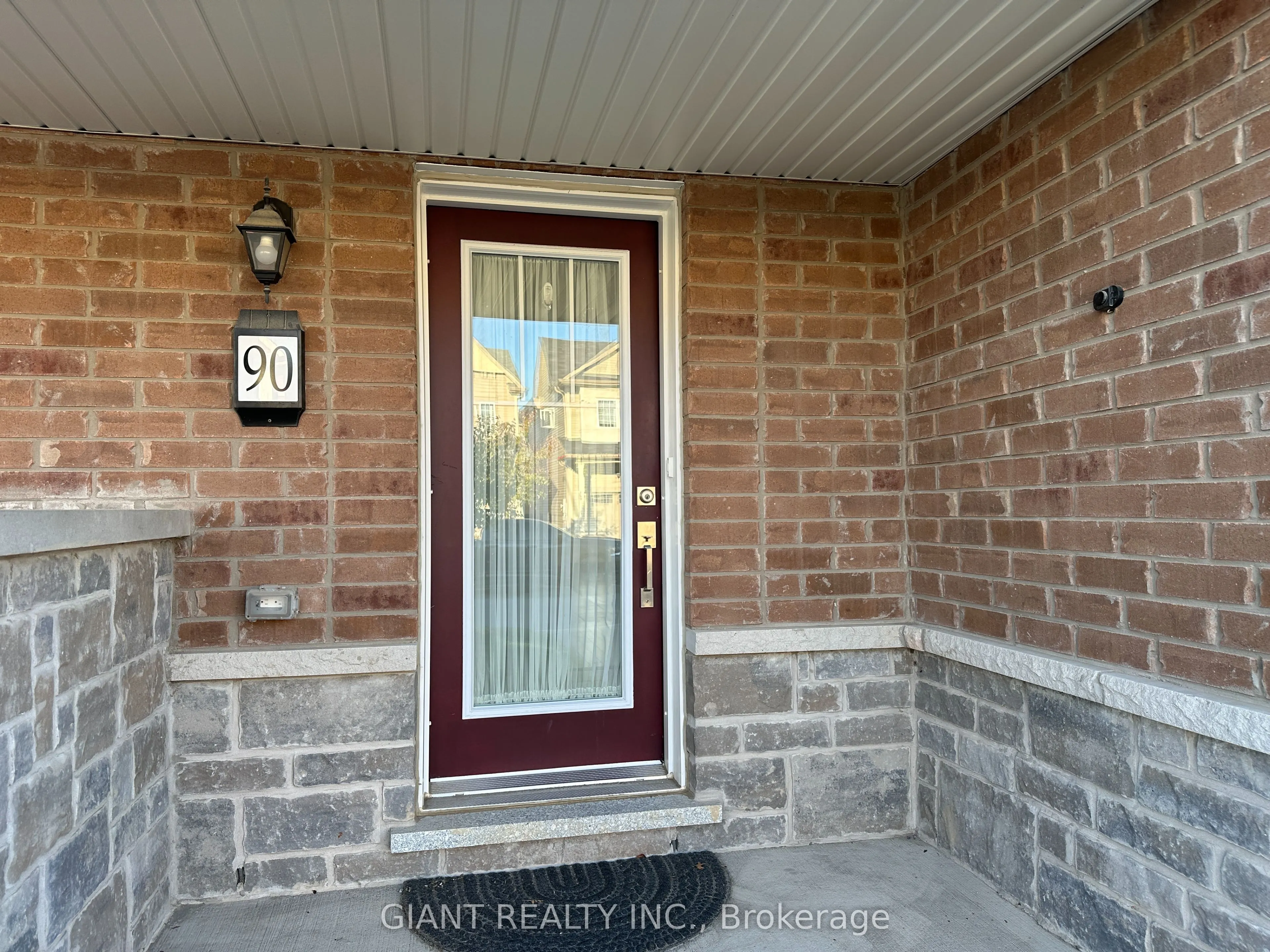 90 Esther Crescent