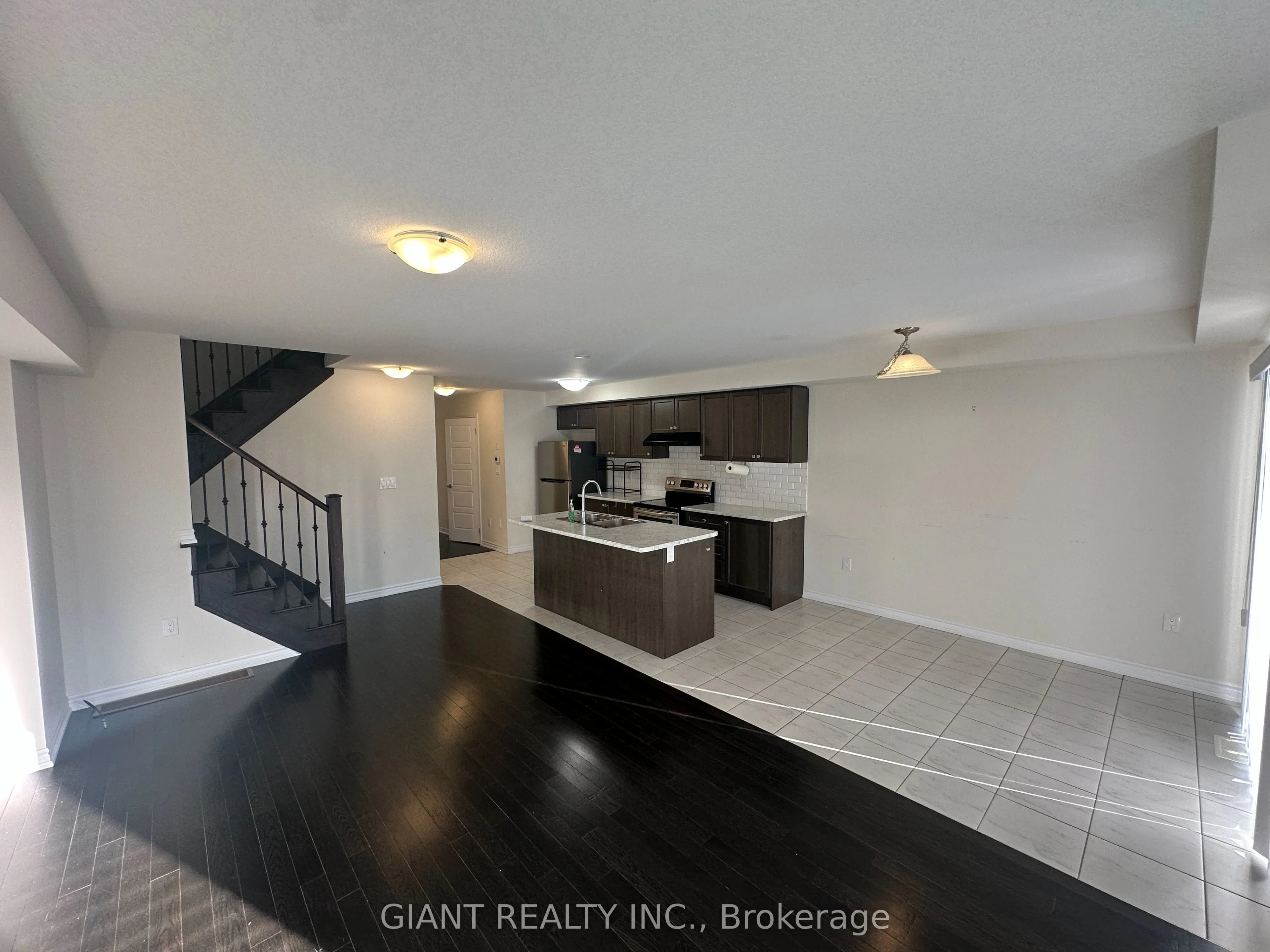 90 Esther Crescent