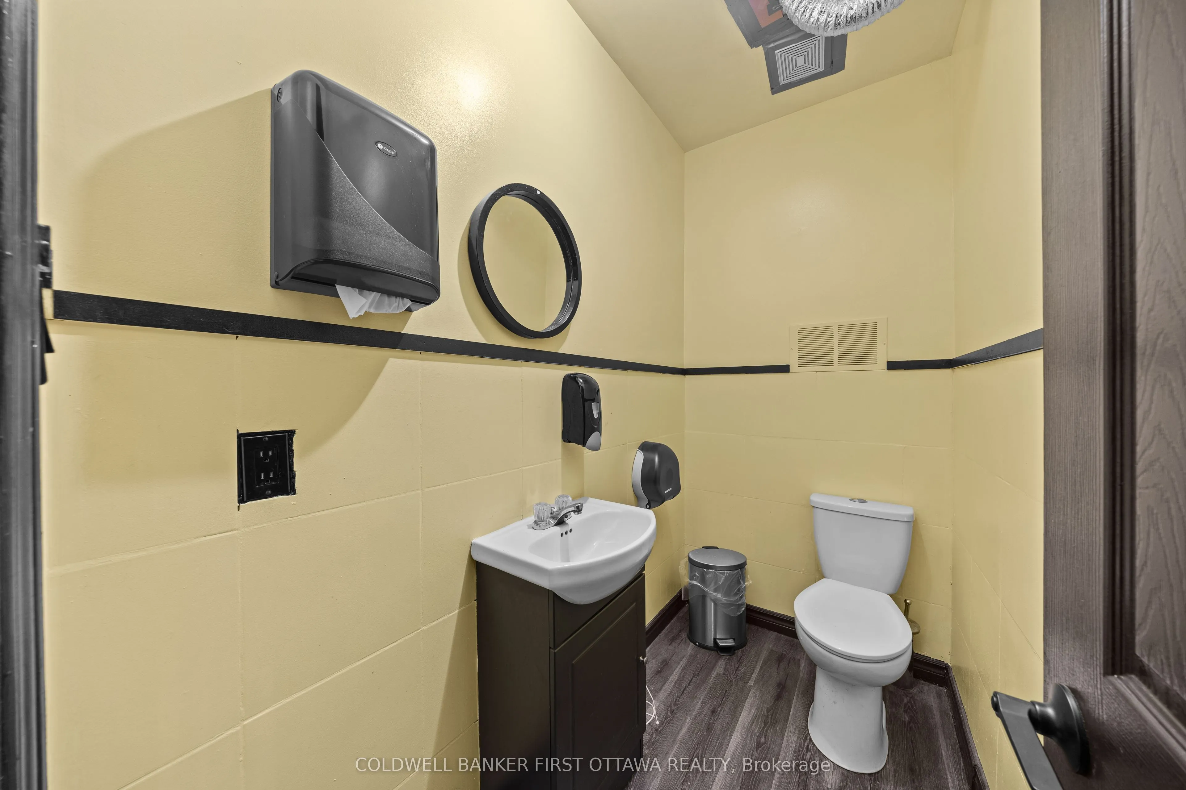 121 Preston Street W