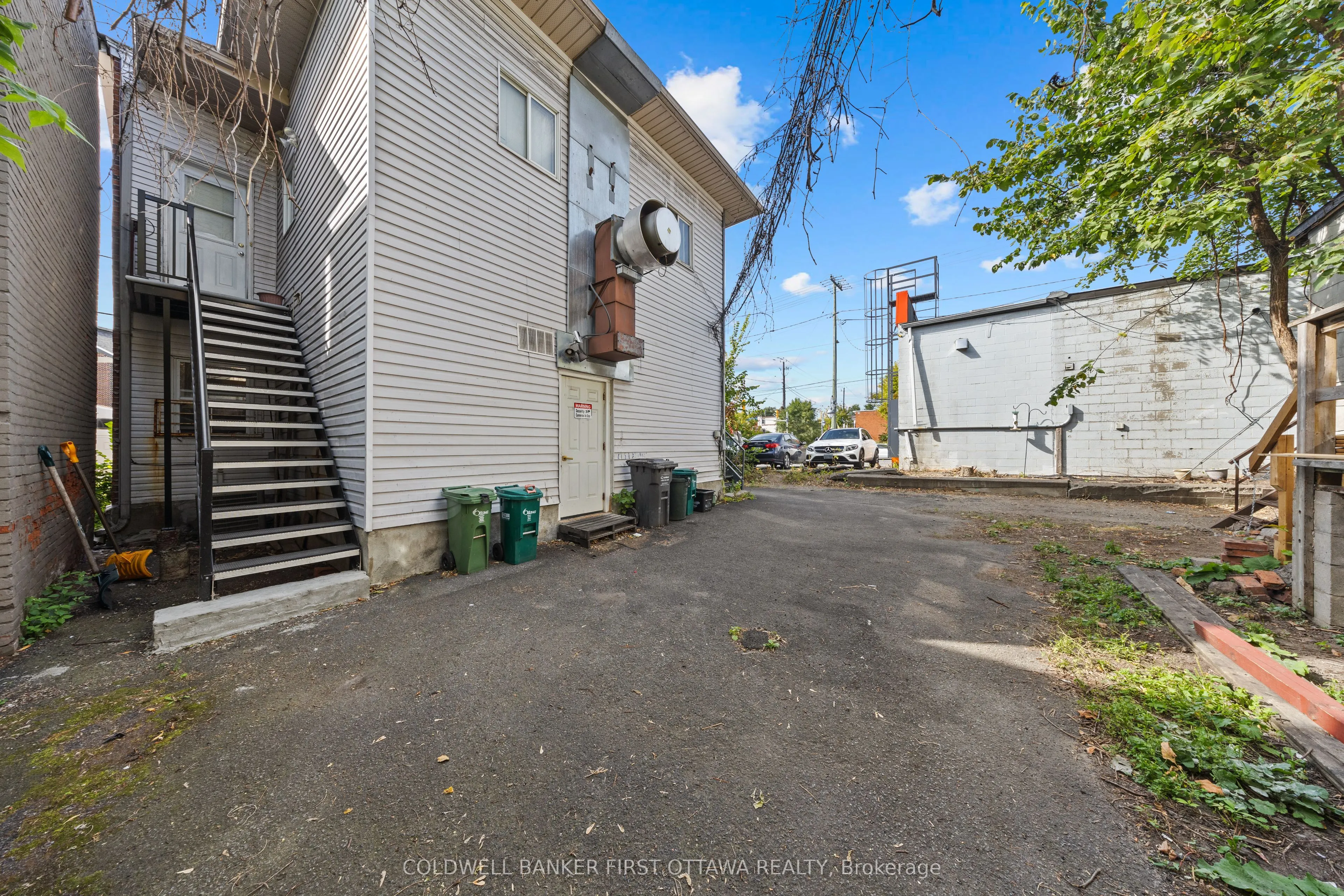 121 Preston Street W