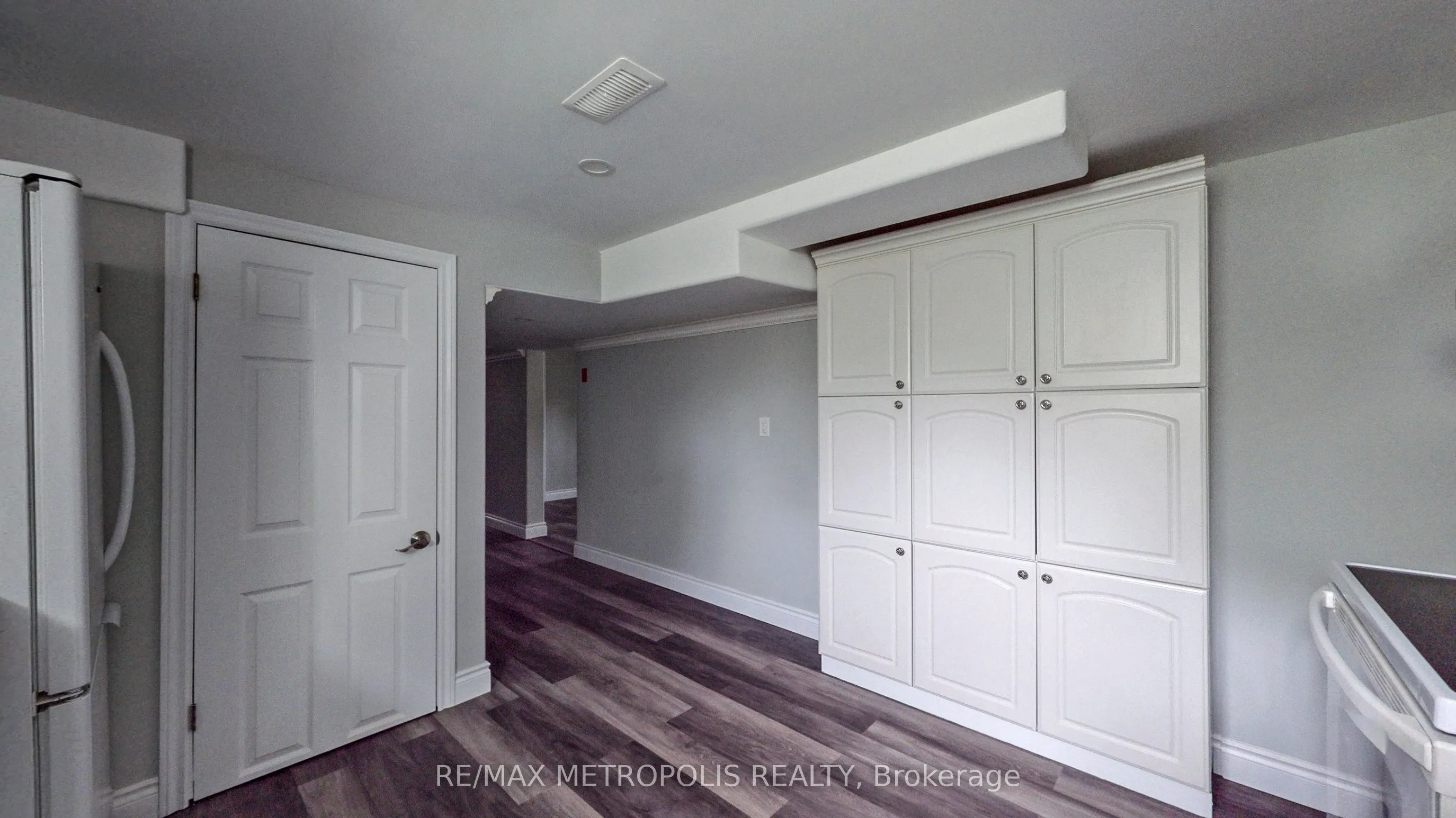 1020 Brewer Street, #Main