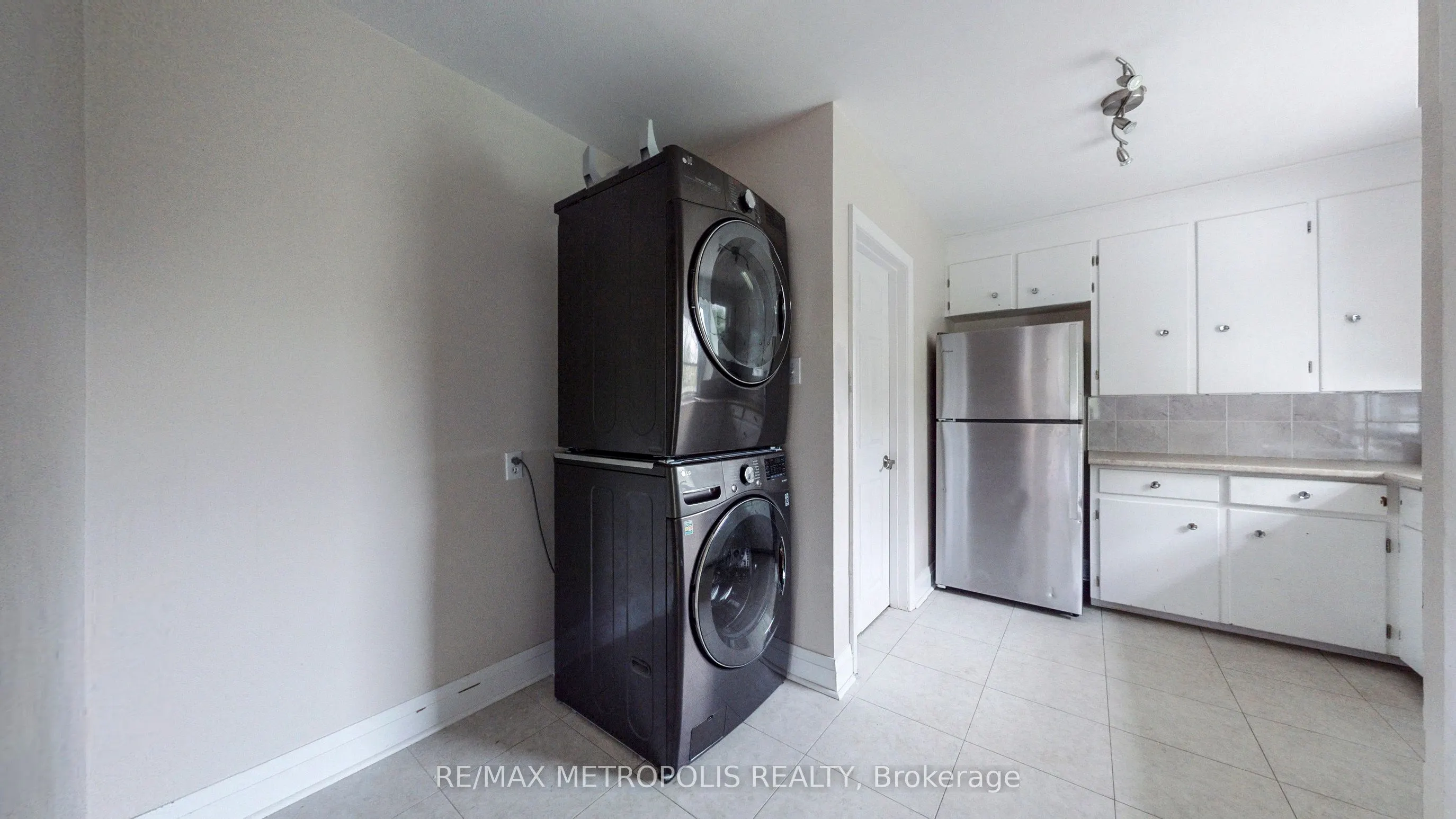 1020 Brewer Street, #Main