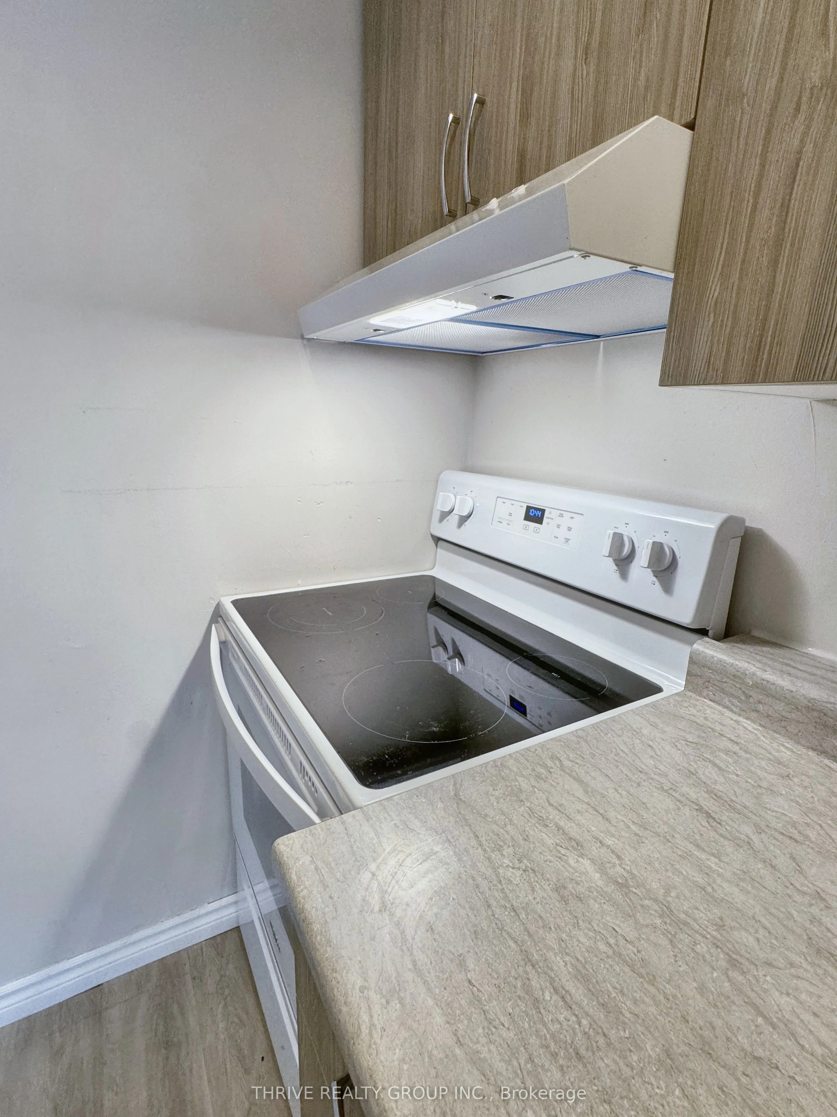 156 Main Street, #4