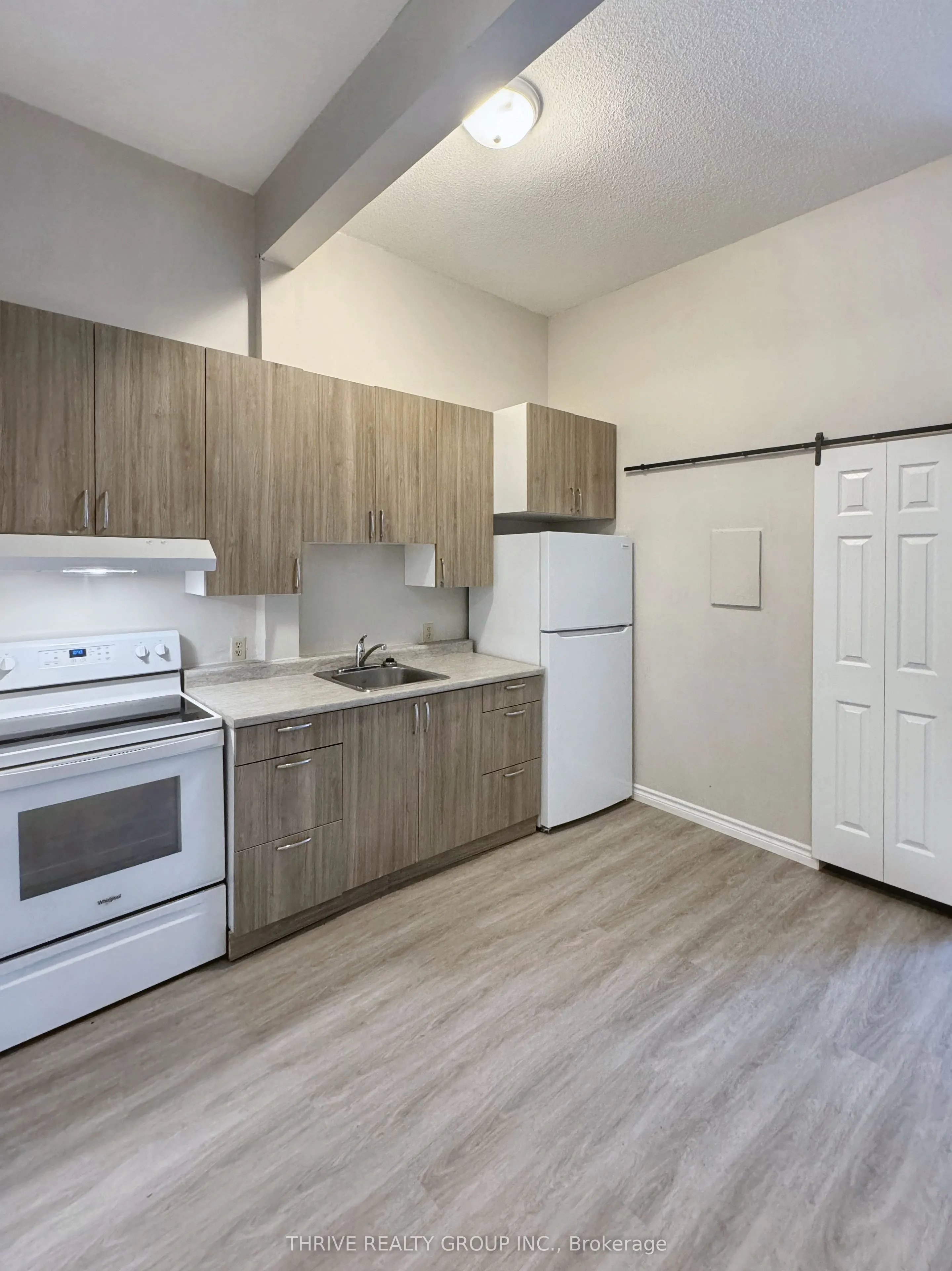 156 Main Street, #4