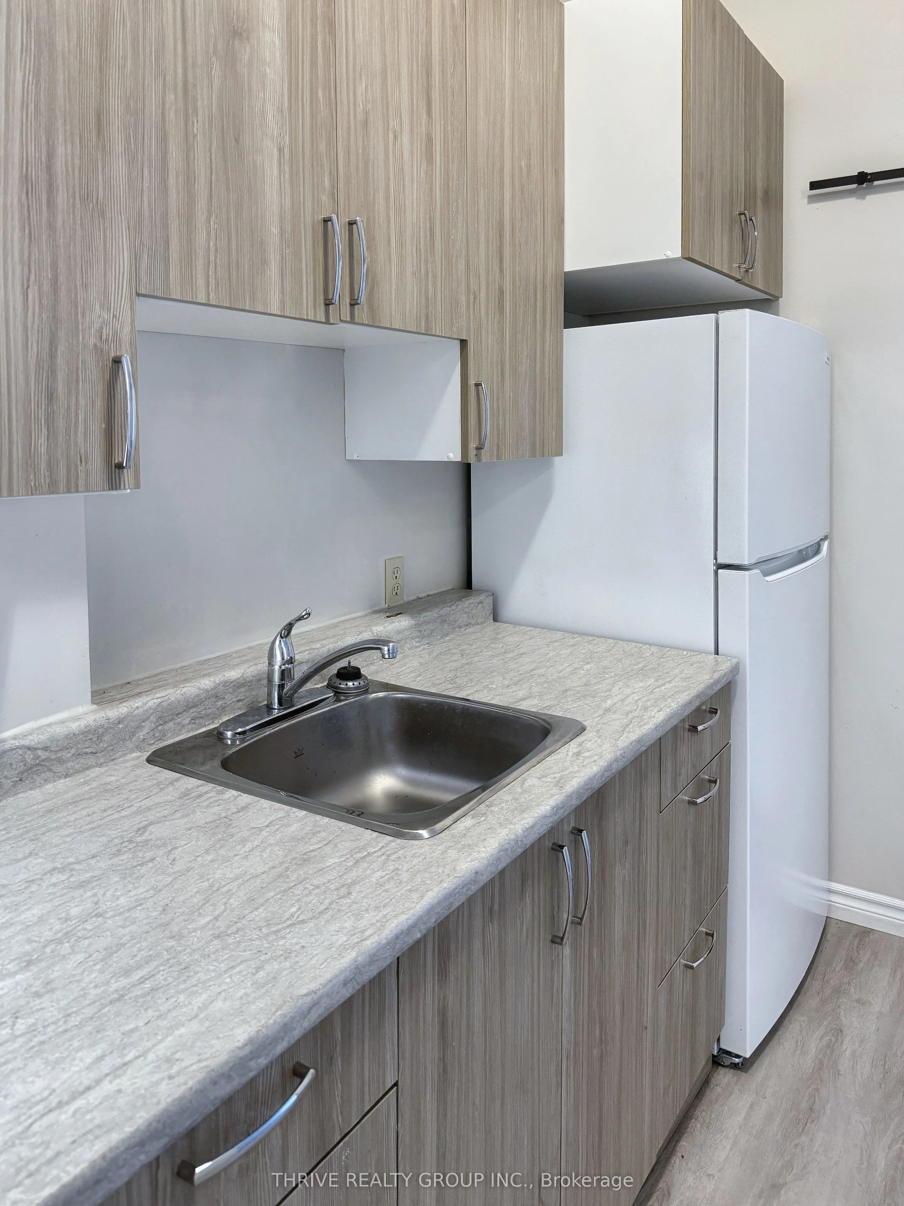 156 Main Street, #4
