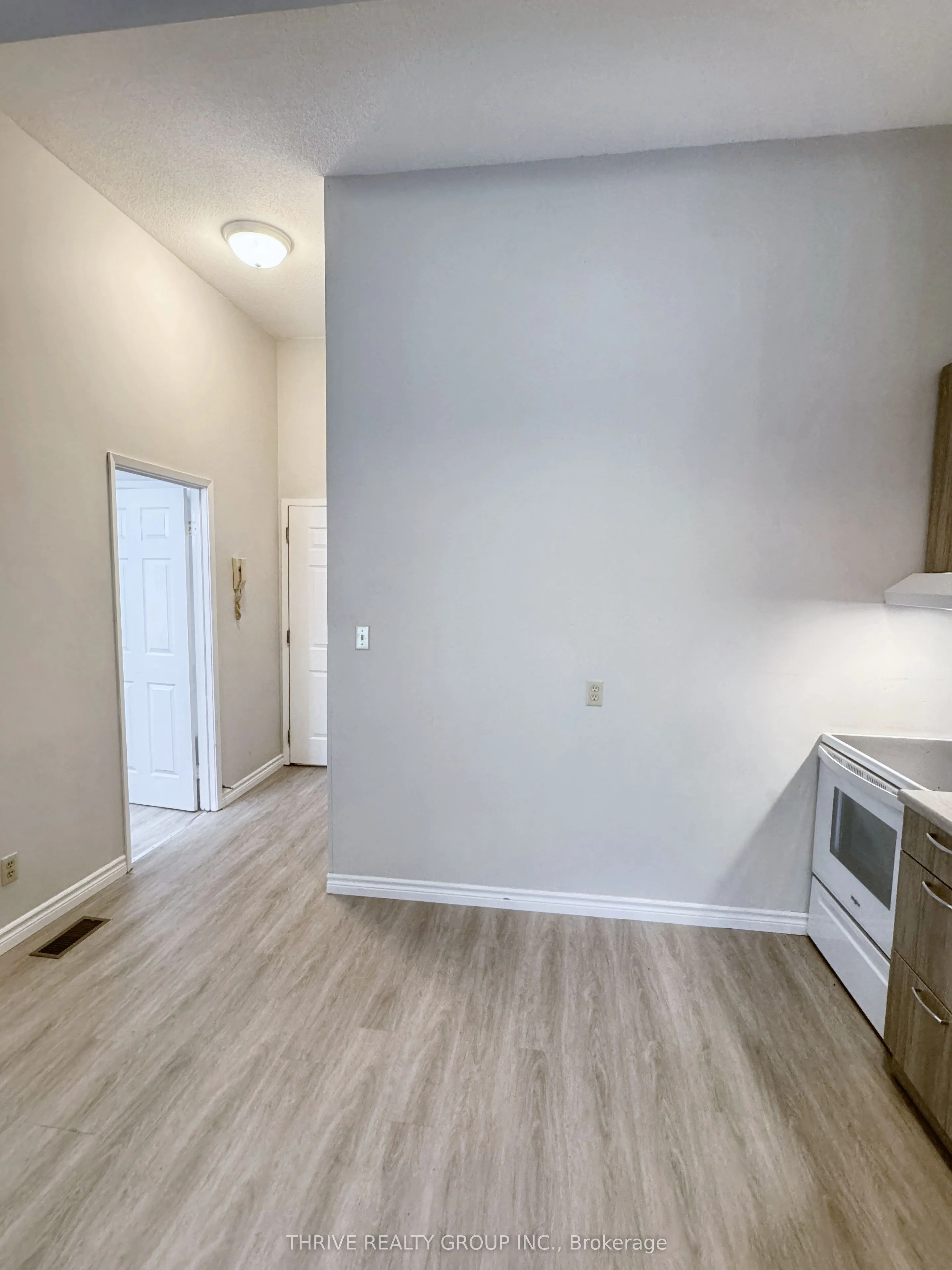 156 Main Street, #4