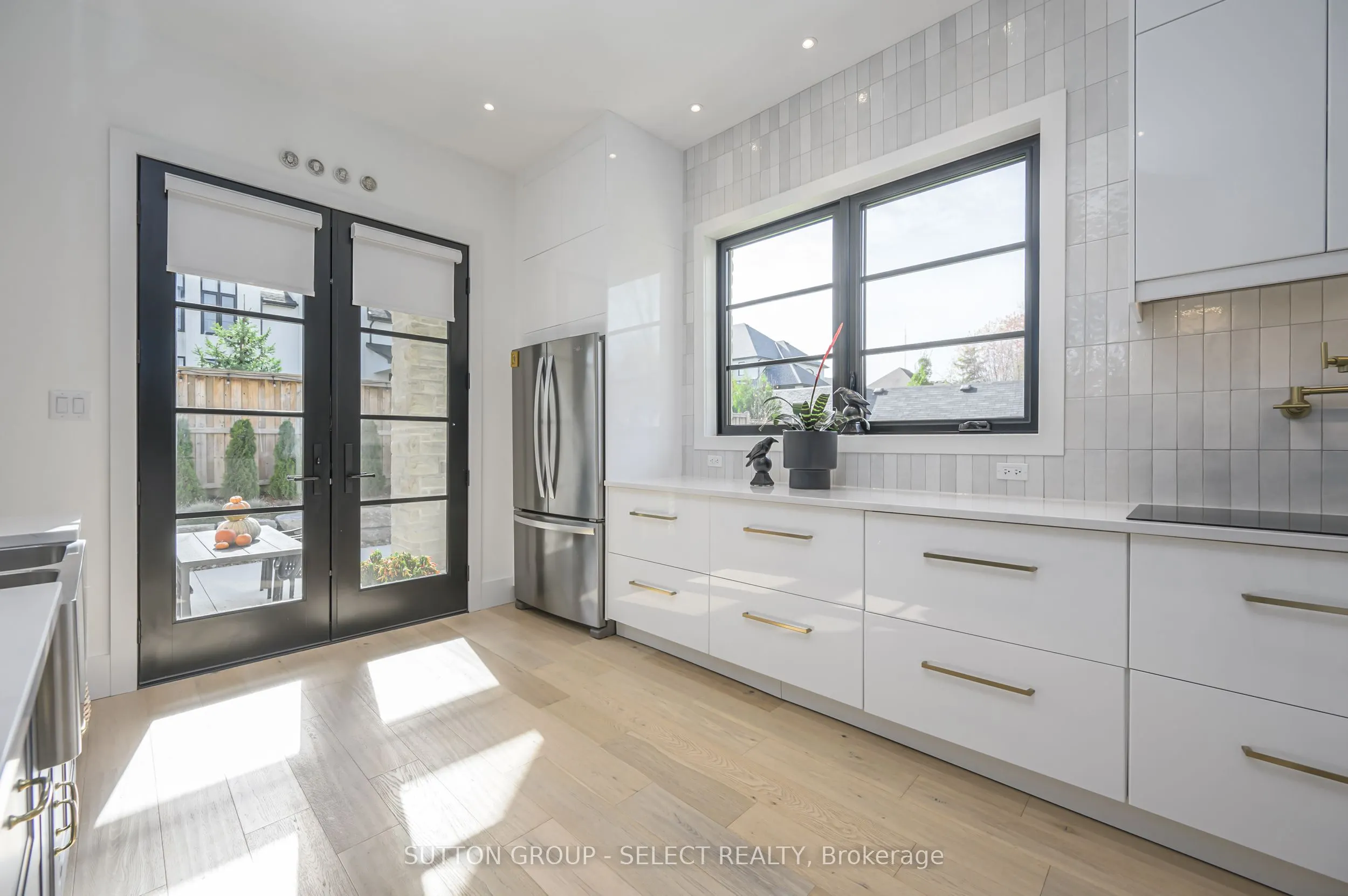185 Commissioners Road E