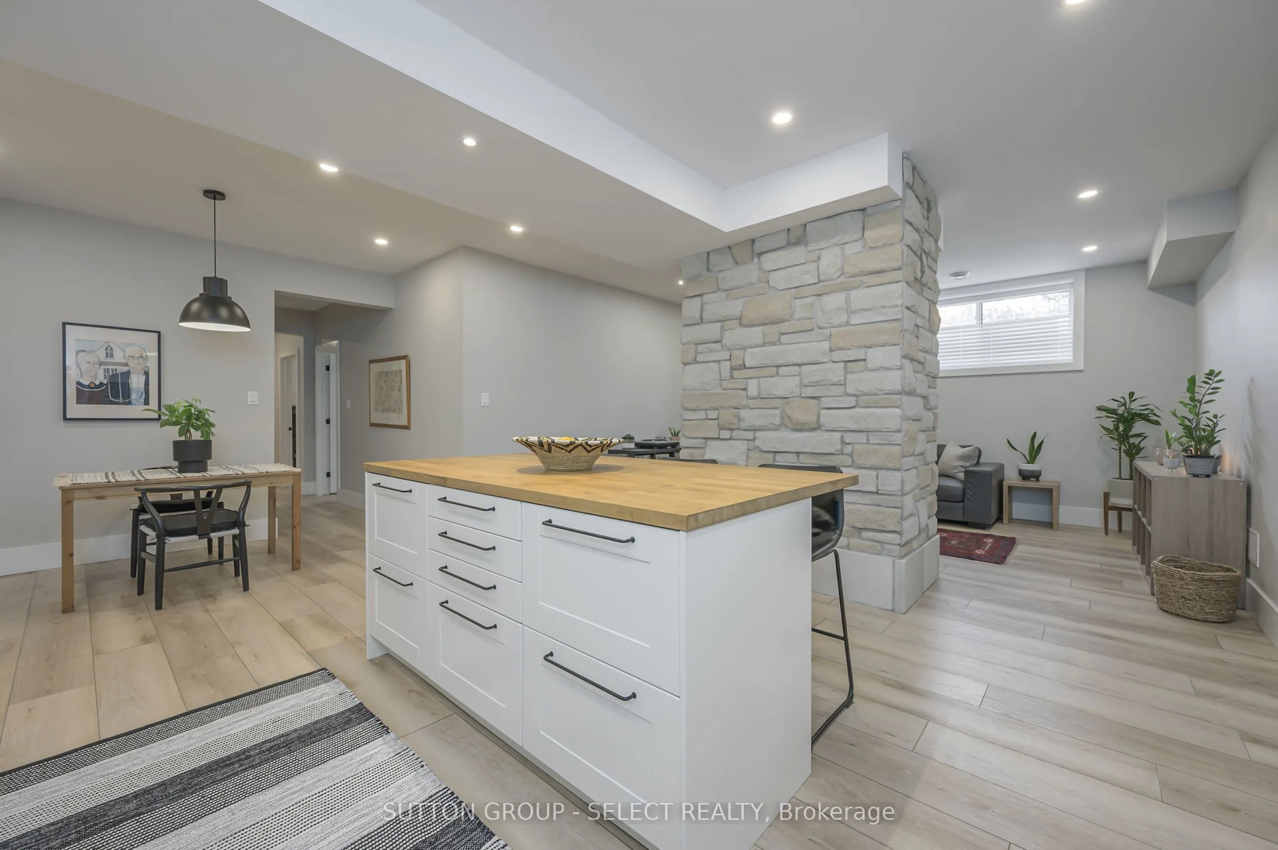185 Commissioners Road E