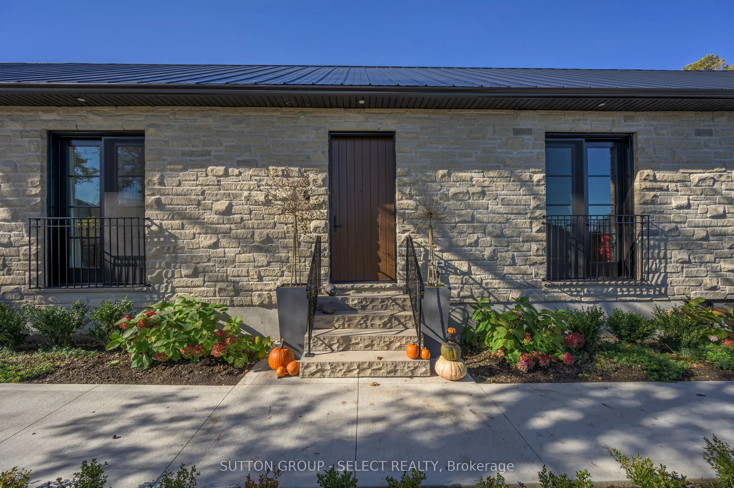 185 Commissioners Road E
